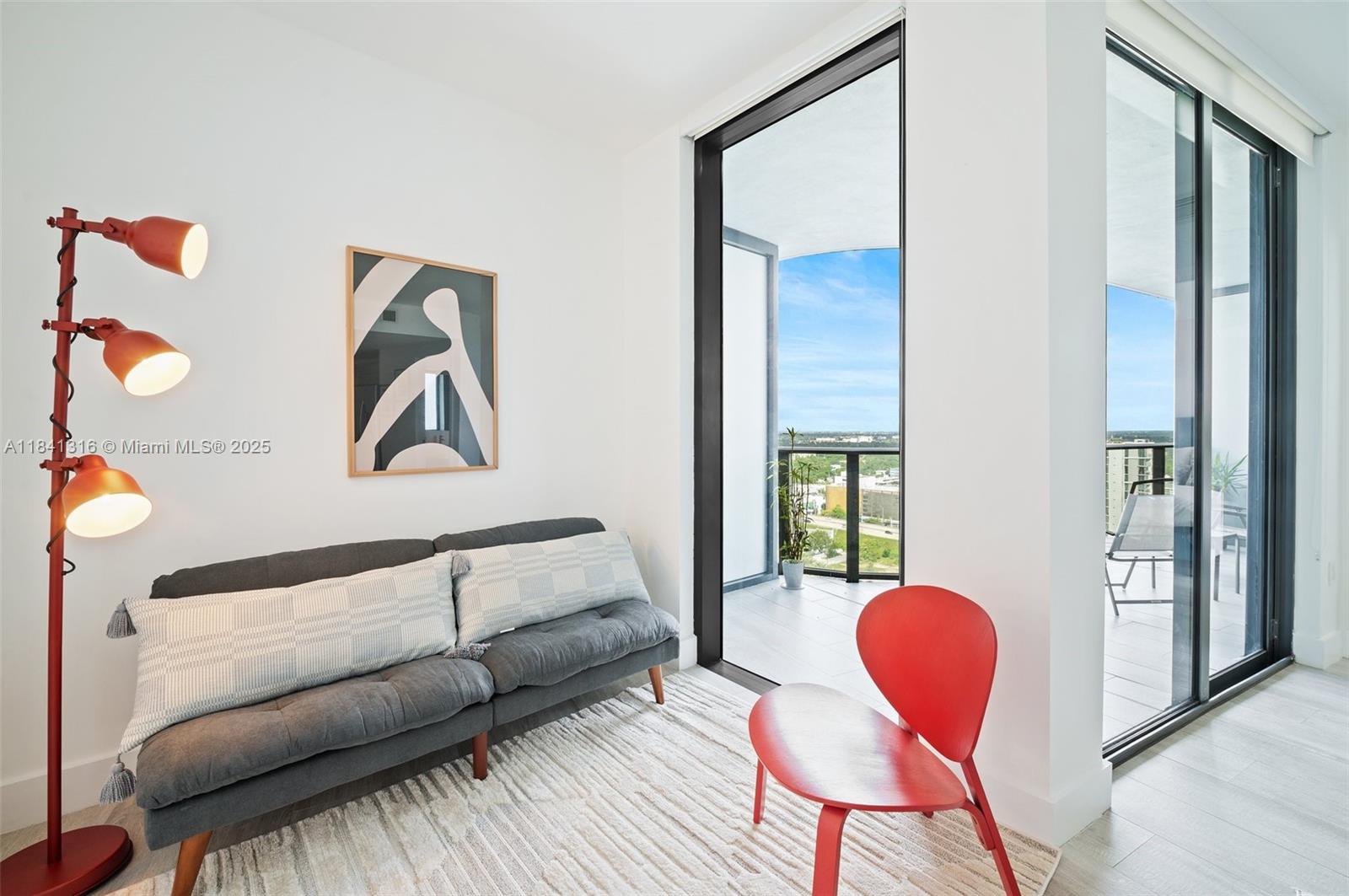 image Hyde Midtown Condo17