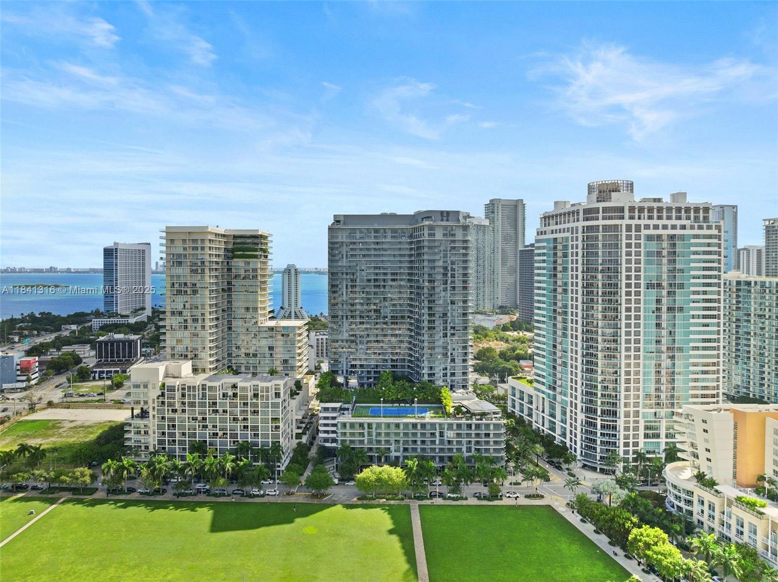 image Hyde Midtown Condo1