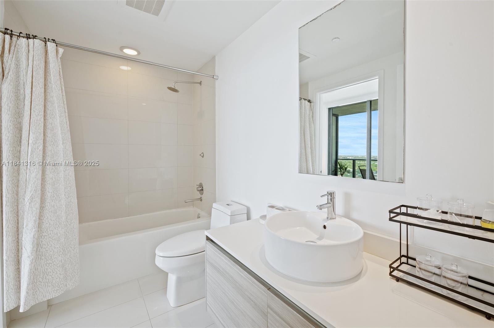 image Hyde Midtown Condo24