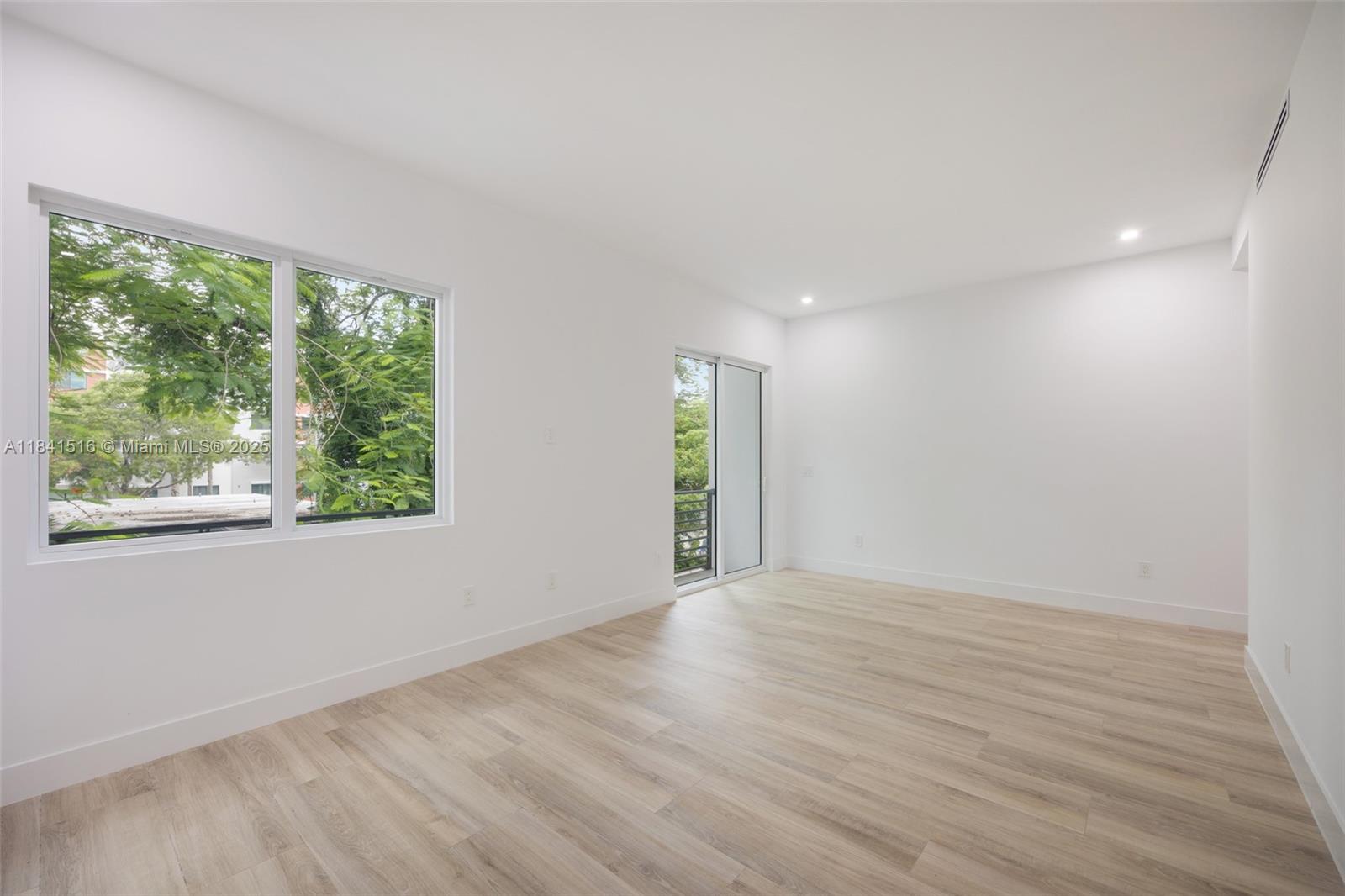 3164 Plaza St Coconut Grove, FL 33133