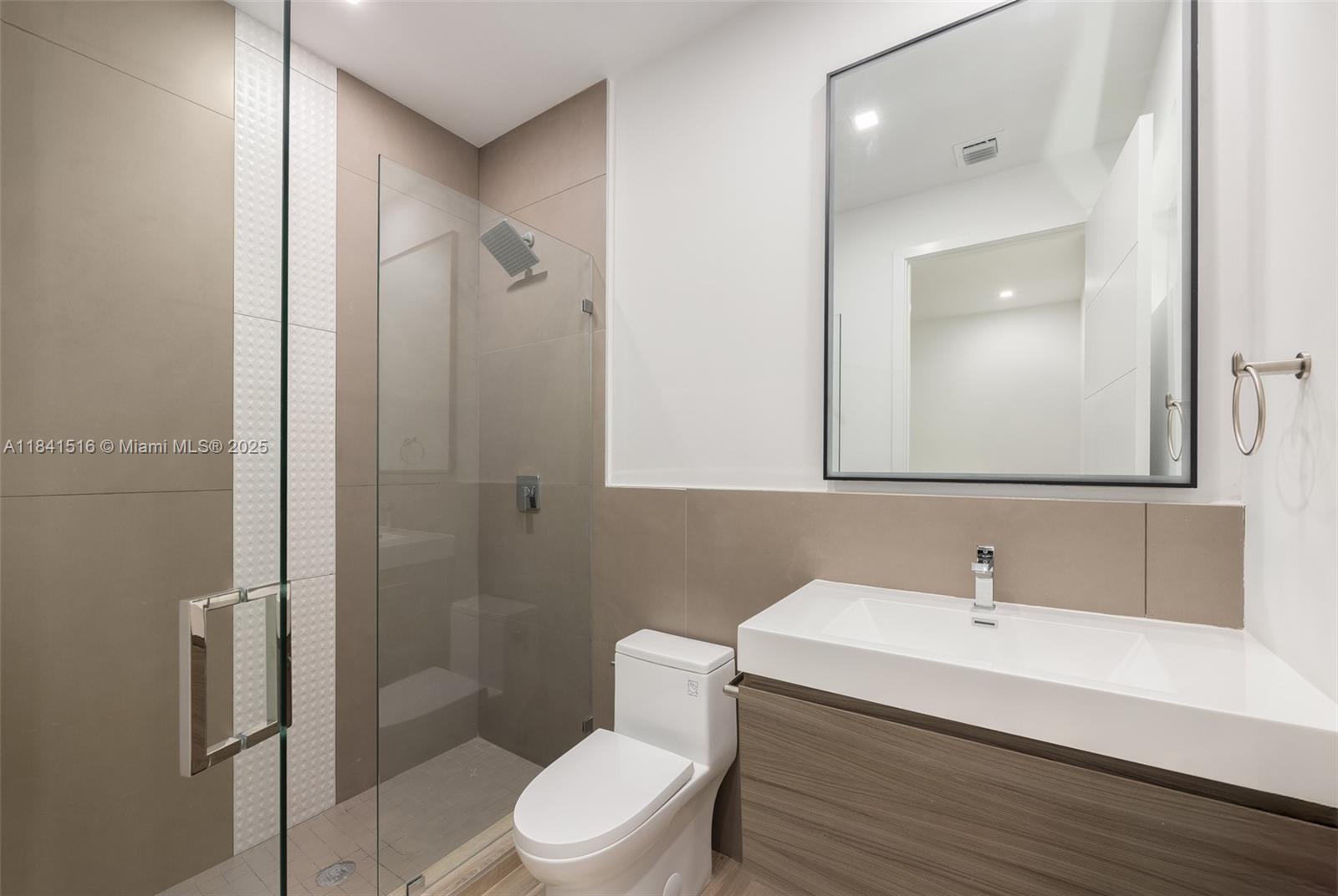 3164 Plaza St Coconut Grove, FL 33133