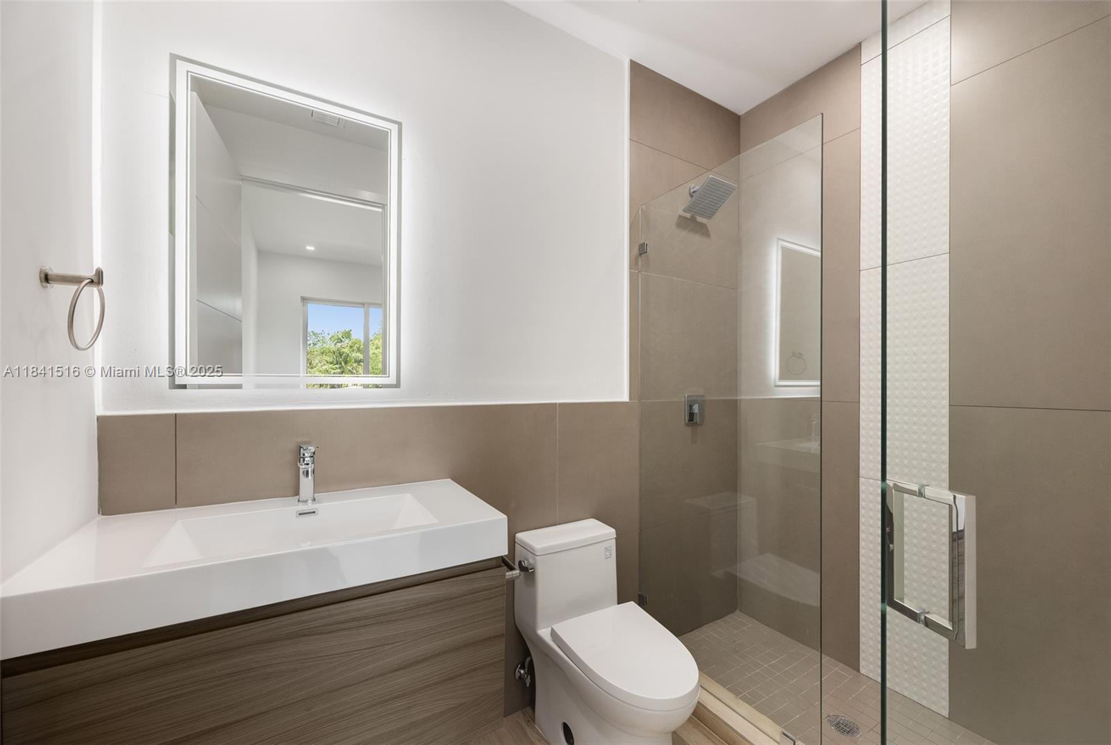 3164 Plaza St Coconut Grove, FL 33133