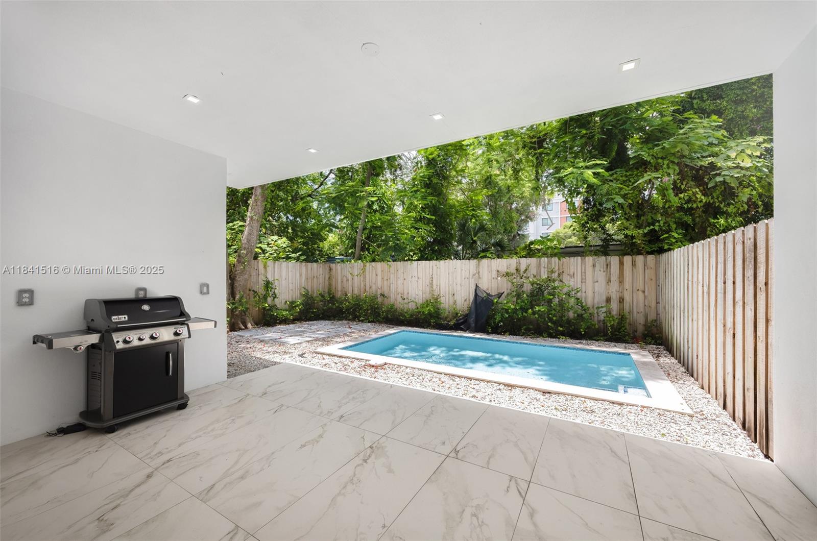 3164 Plaza St Coconut Grove, FL 33133