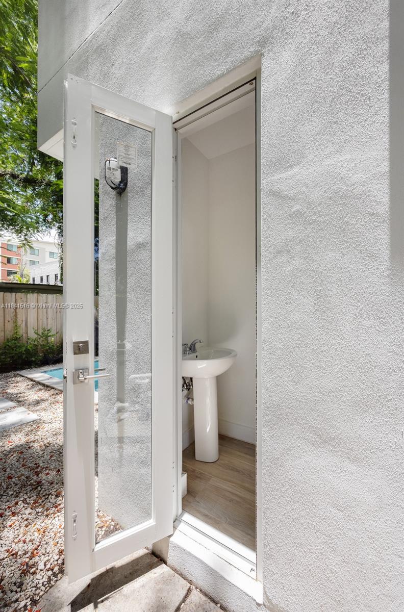 3164 Plaza St Coconut Grove, FL 33133