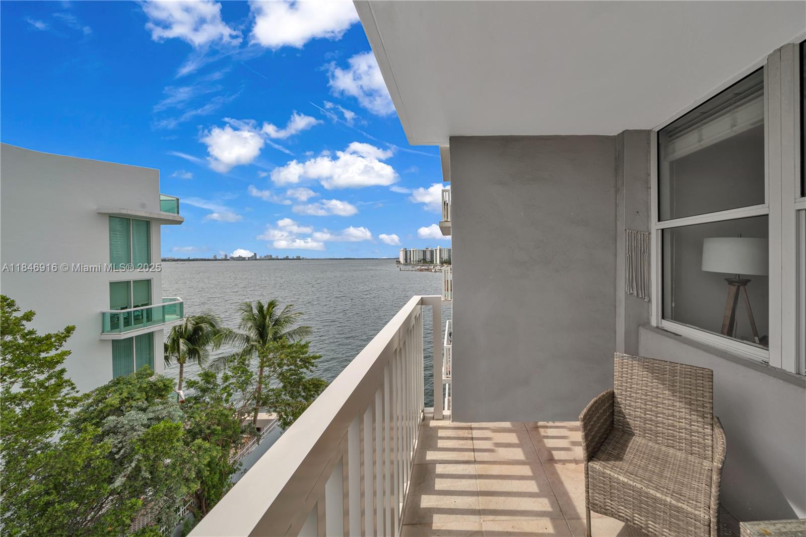 2016 Bay Dr #505