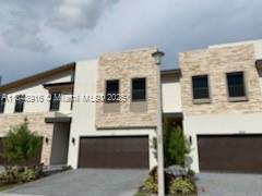 8109 NW 105th Ave
