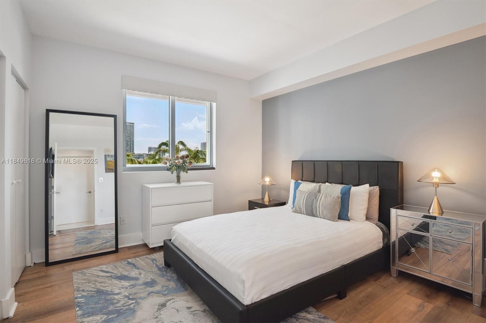 image Blue Condo10
