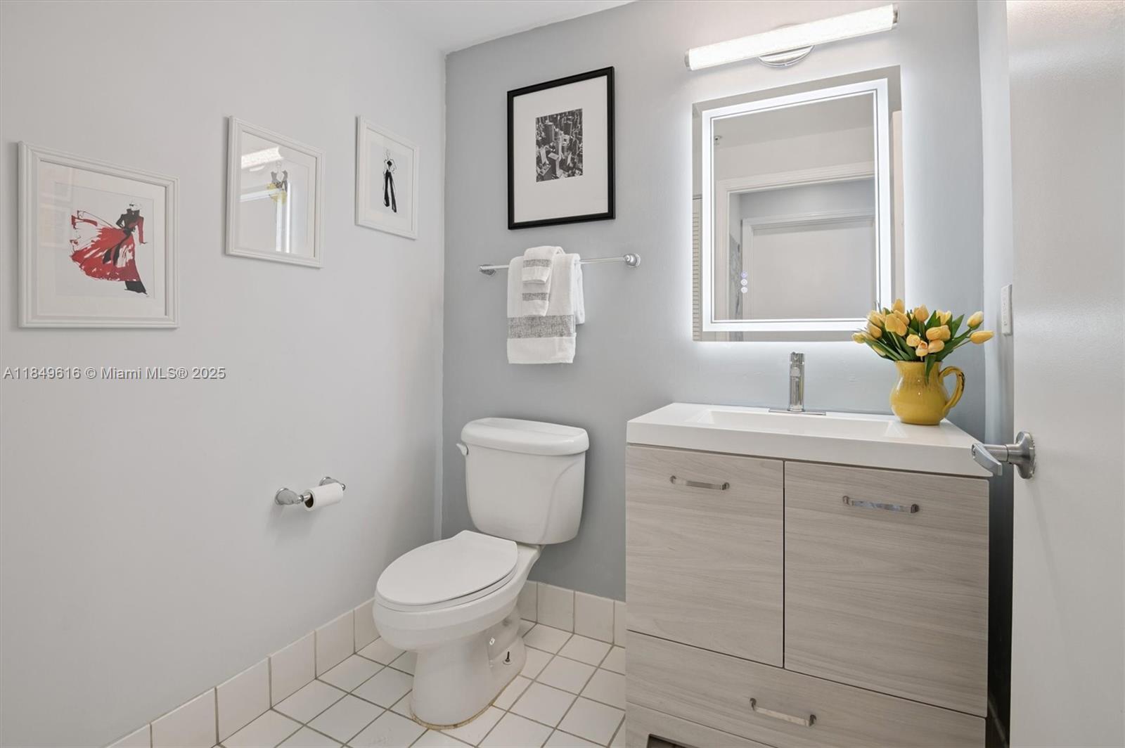 image Blue Condo12
