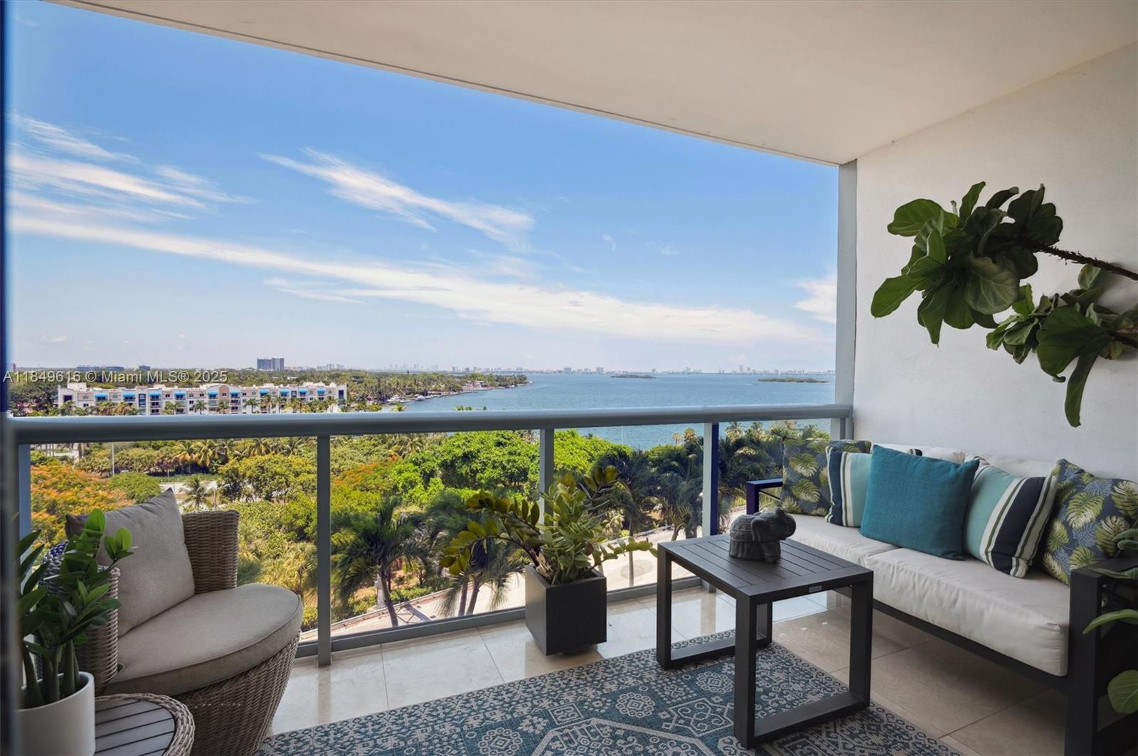 image Blue Condo14