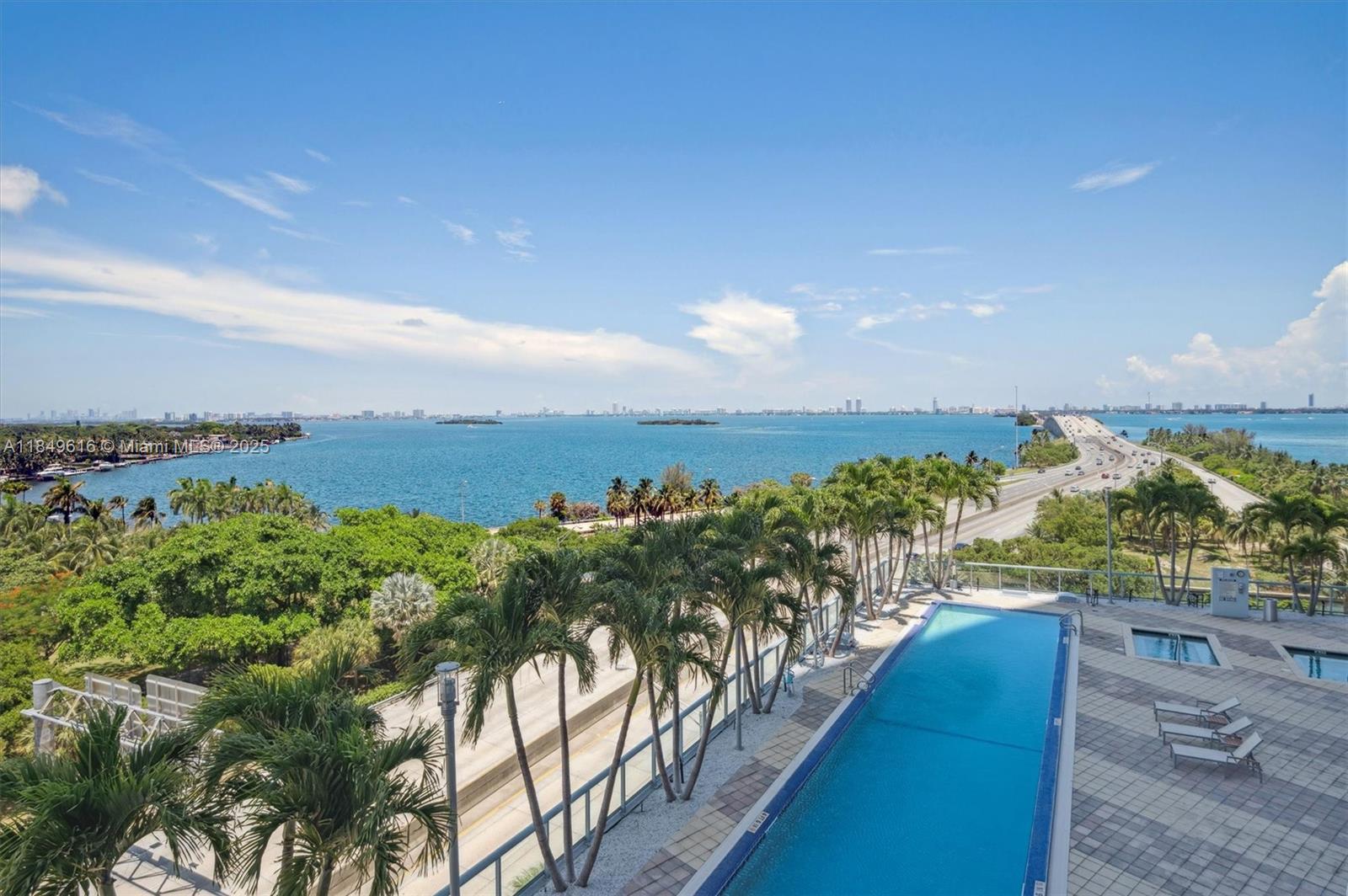 image Blue Condo15