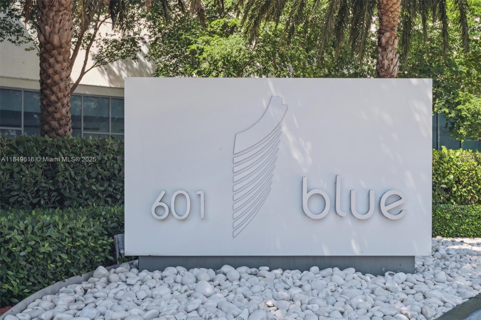 image Blue Condo18