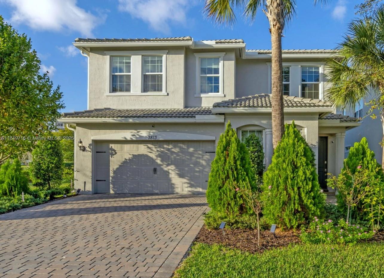 3813 Greenway Dr