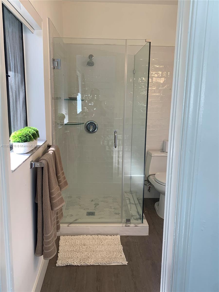 6911 Sunrise Pl Coral Gables, FL 33133 6911 Sunrise Pl Coral Gables, FL 33133