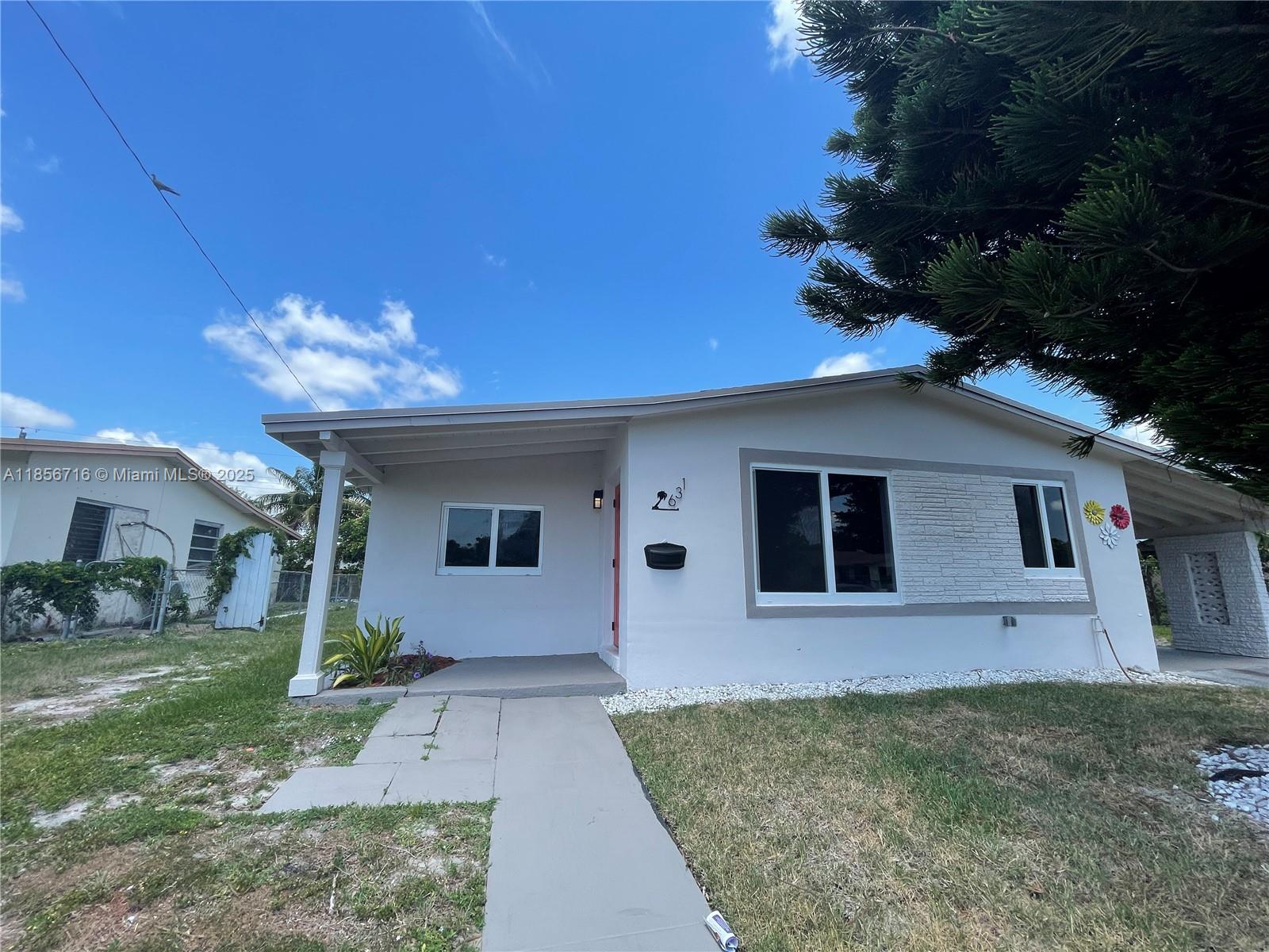 631 SW 28th Ter