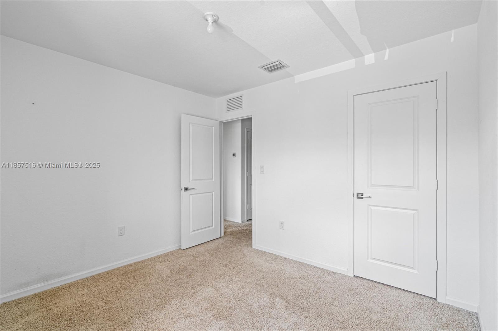 2431 SE 10th Ct,Homestead, FL 33035