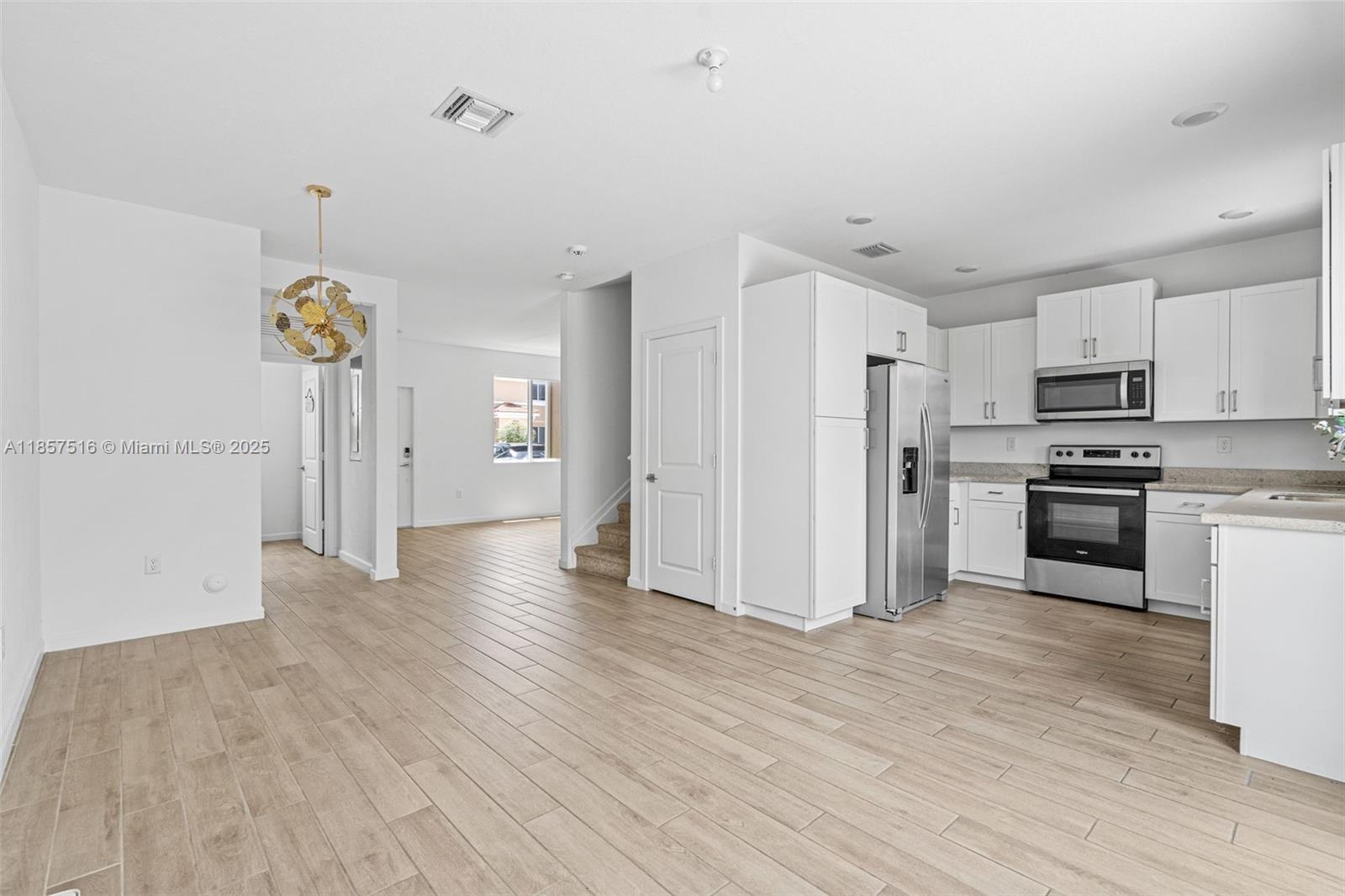 2431 SE 10th Ct,Homestead, FL 33035