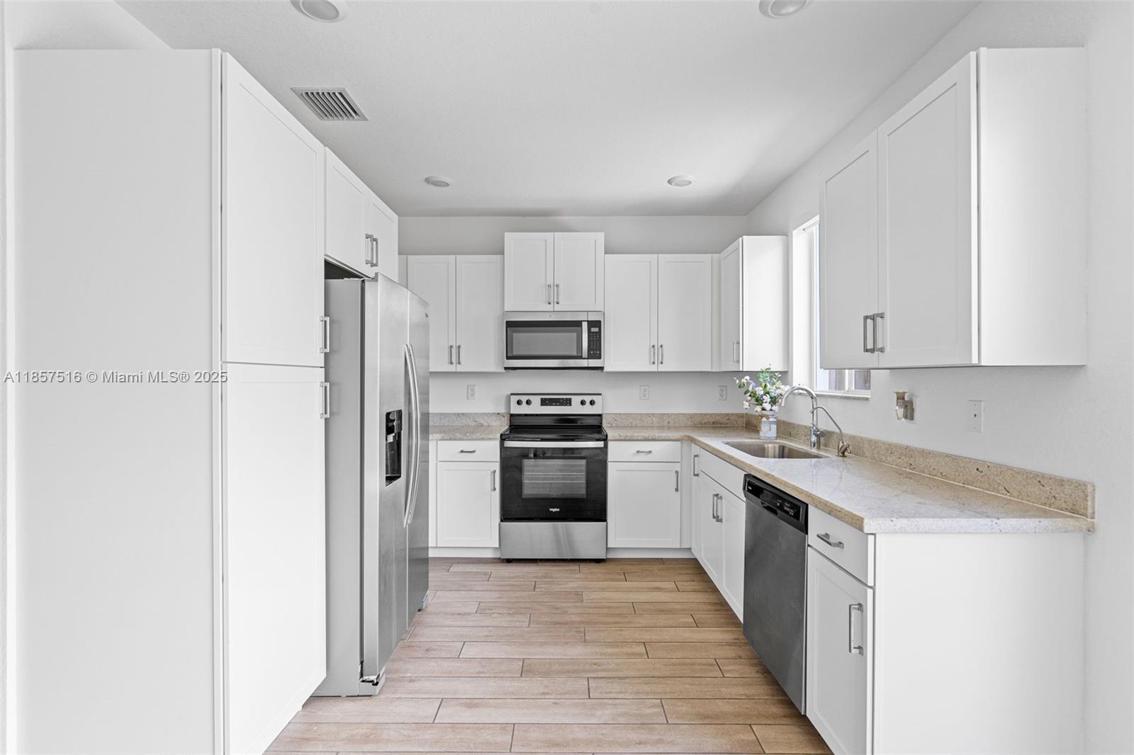 2431 SE 10th Ct,Homestead, FL 33035