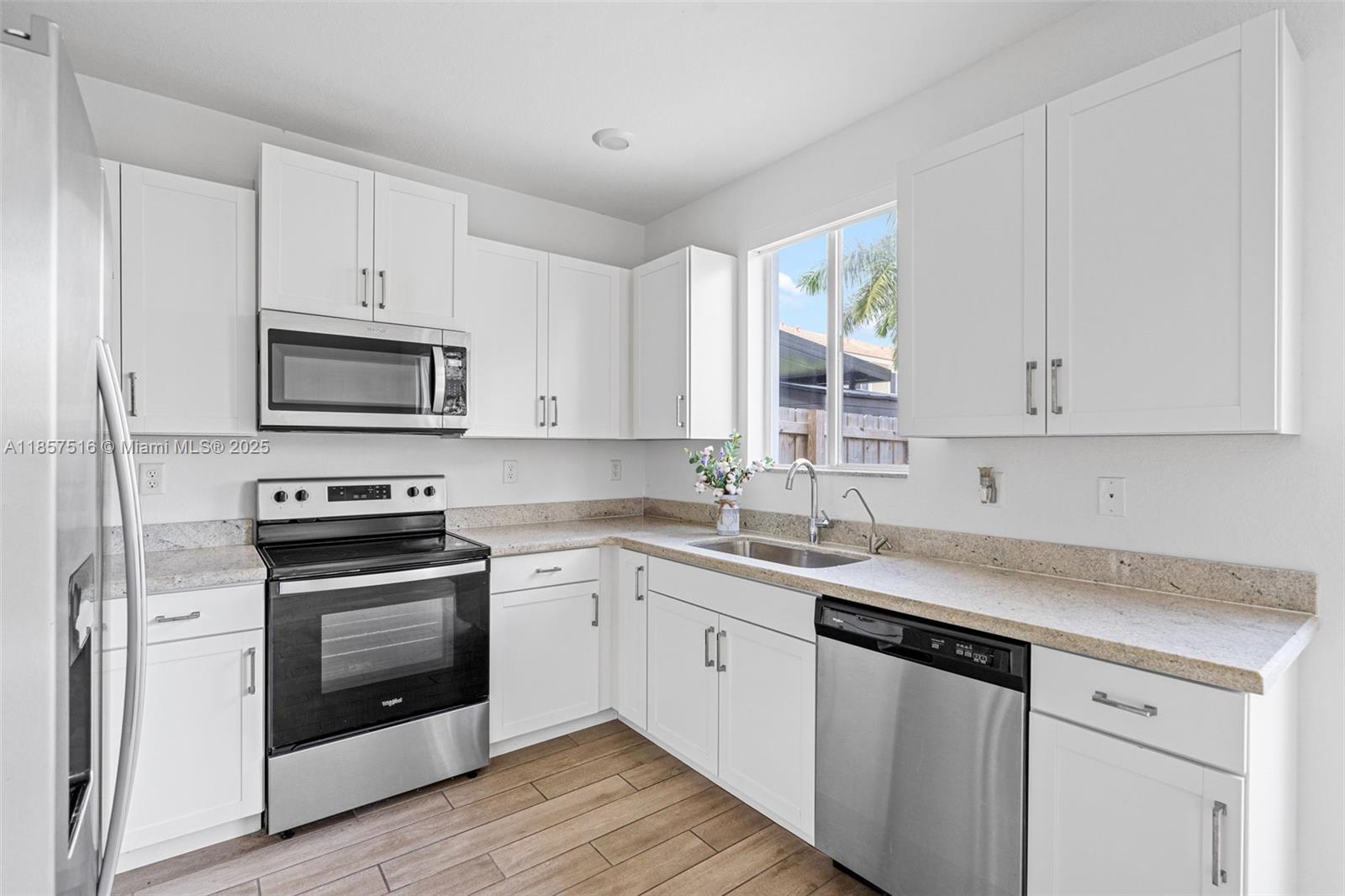 2431 SE 10th Ct,Homestead, FL 33035