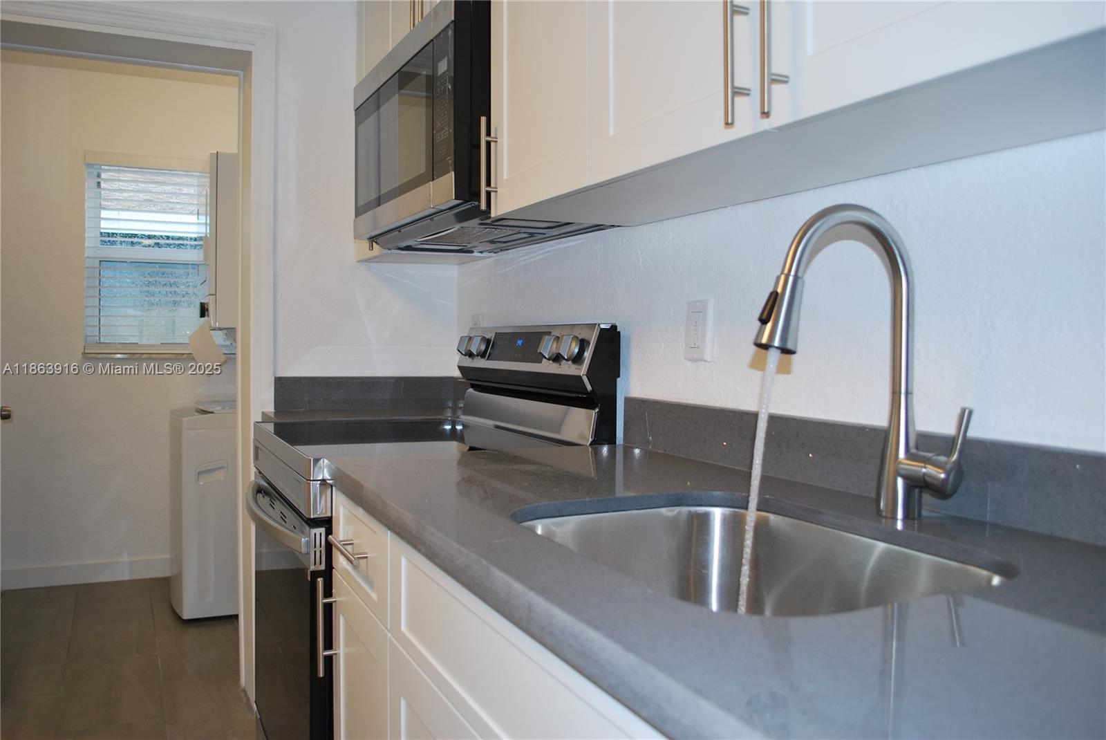 3641 NE 1st Ter