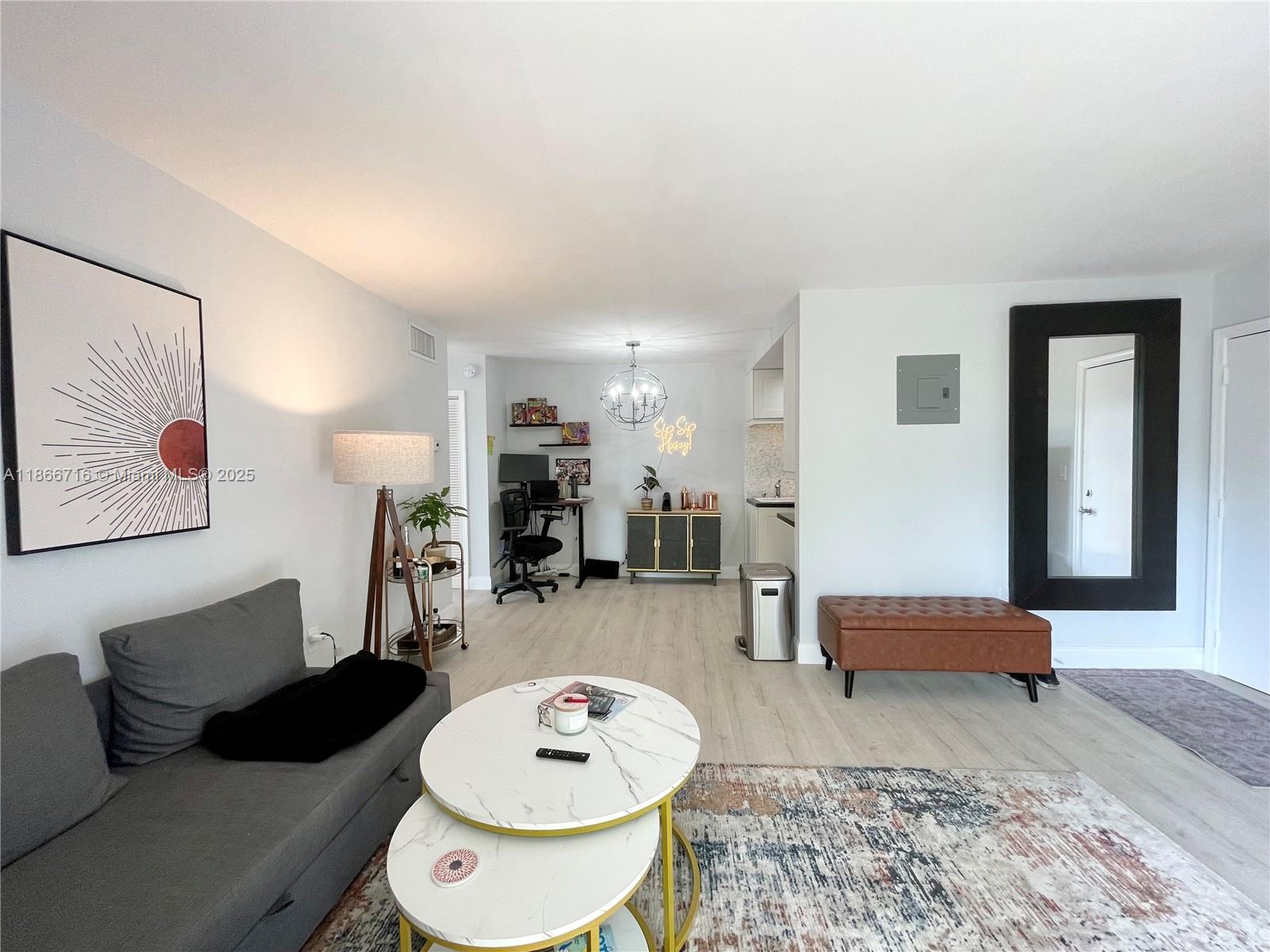 1620 West Ave #401