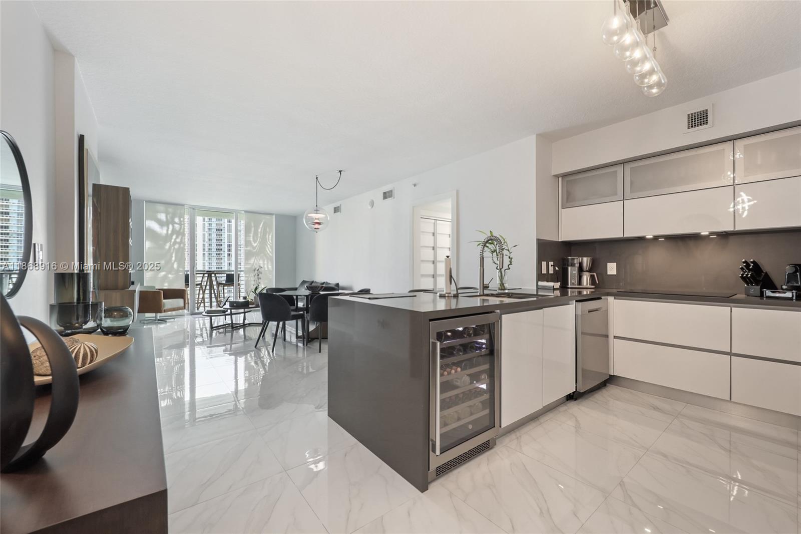 325 S Biscayne Blvd #2515