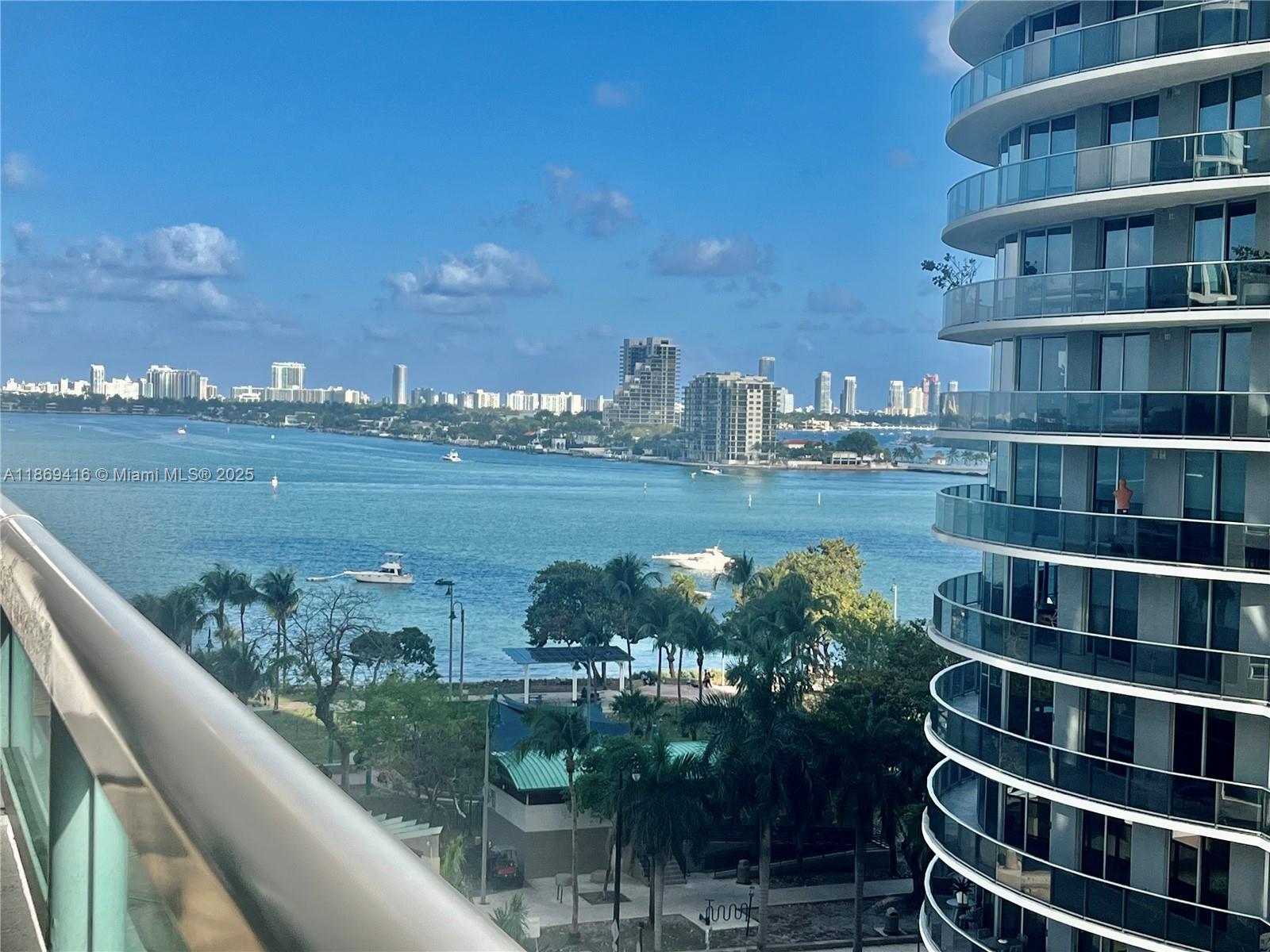 1800 N Bayshore Dr #814