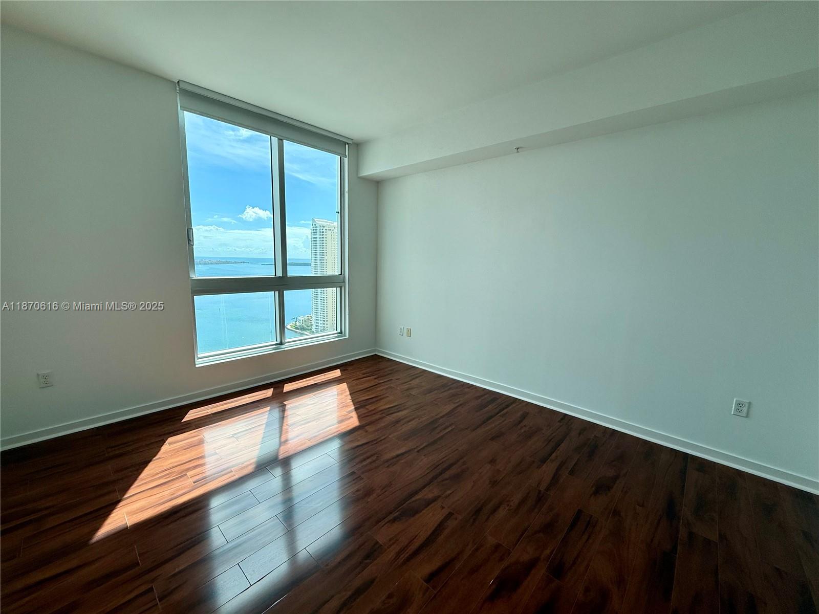 image Met 1 Condo5