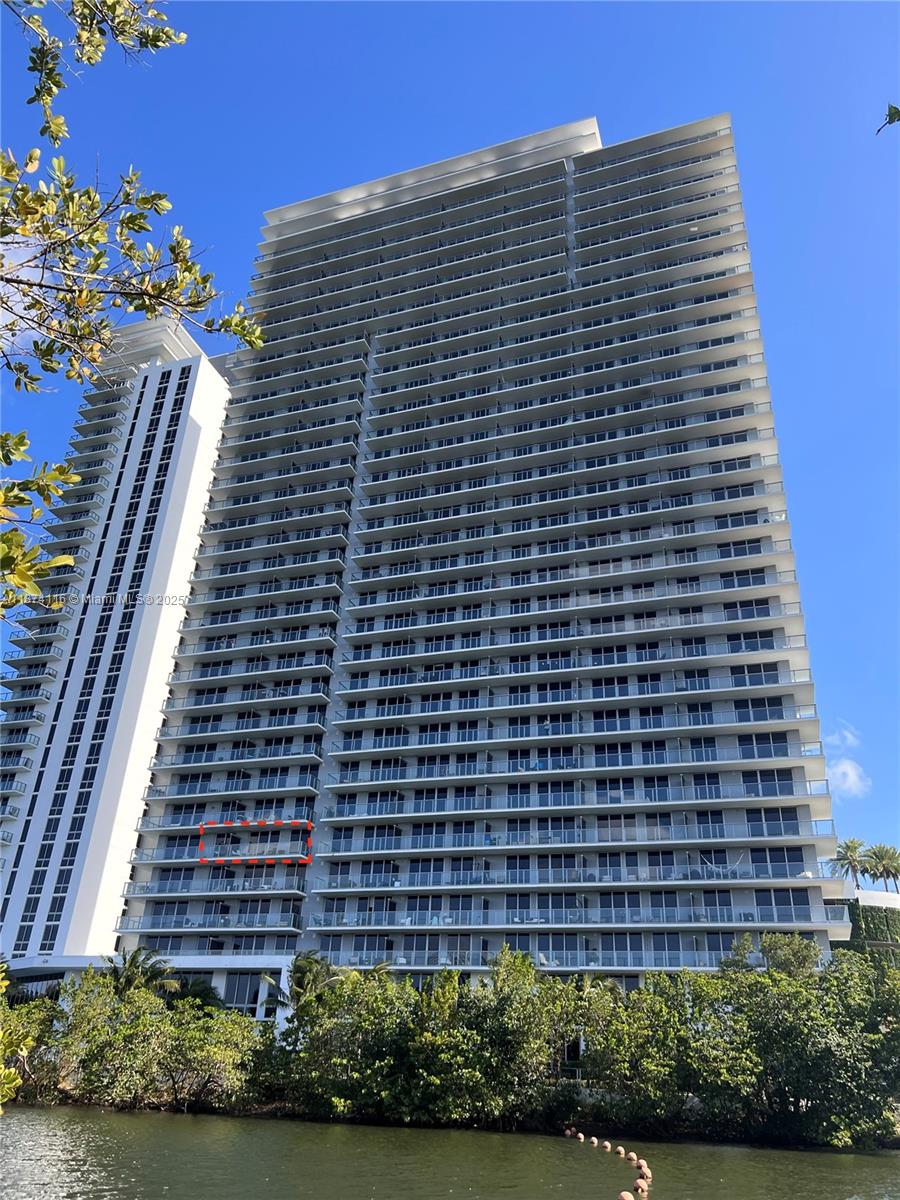 16385 Biscayne Blvd #606