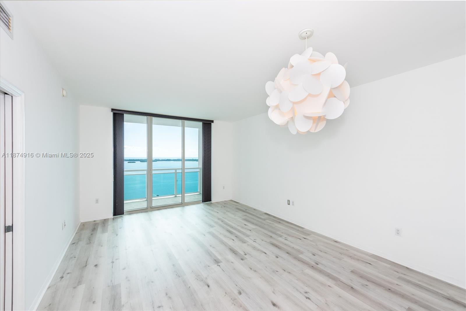 951 Brickell Ave #3102
