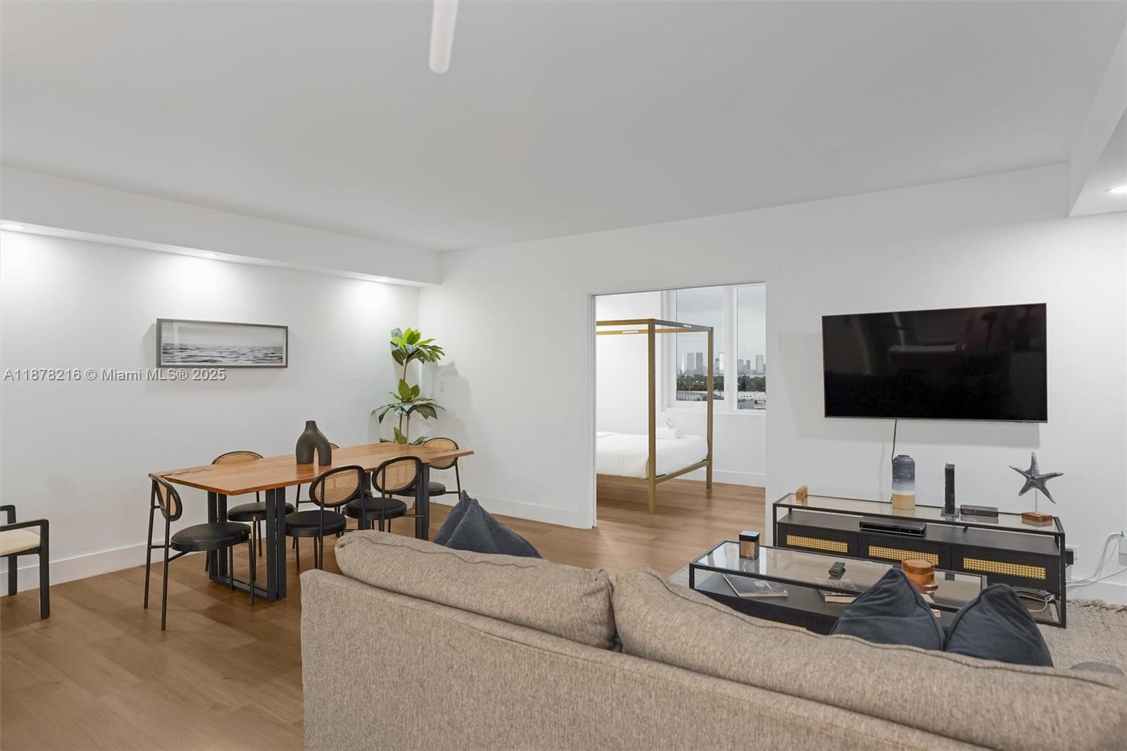 image Roney Palace Condo6