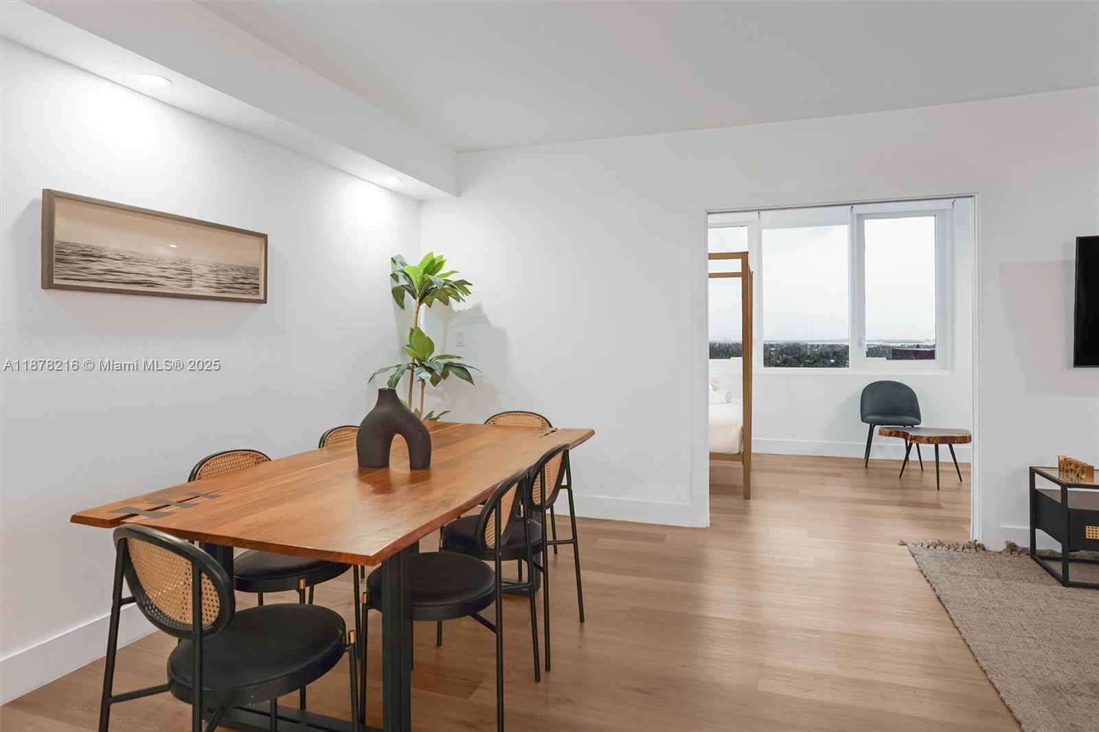 image Roney Palace Condo7