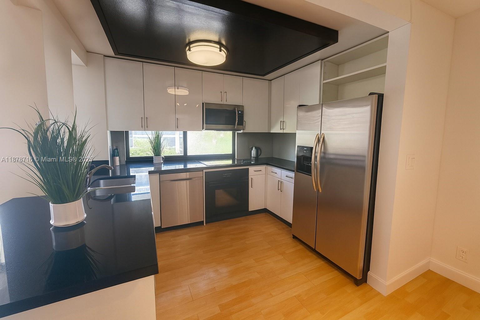 16909 N Bay Rd #507