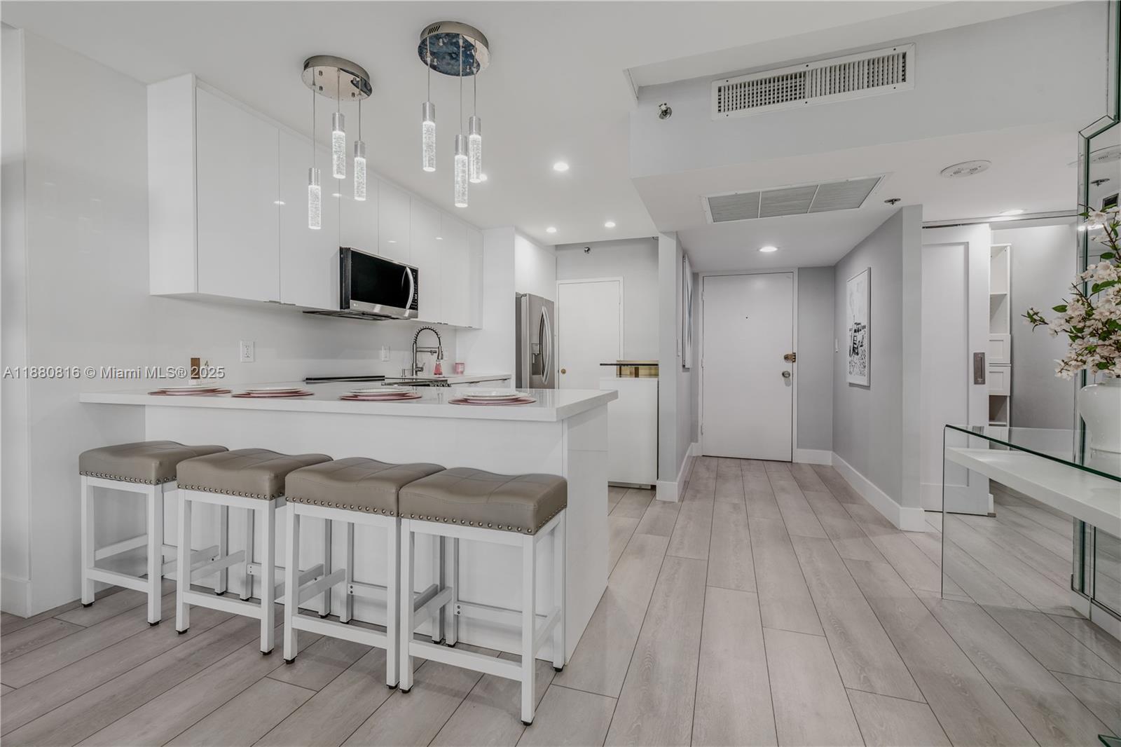 image The Decoplage Condo9