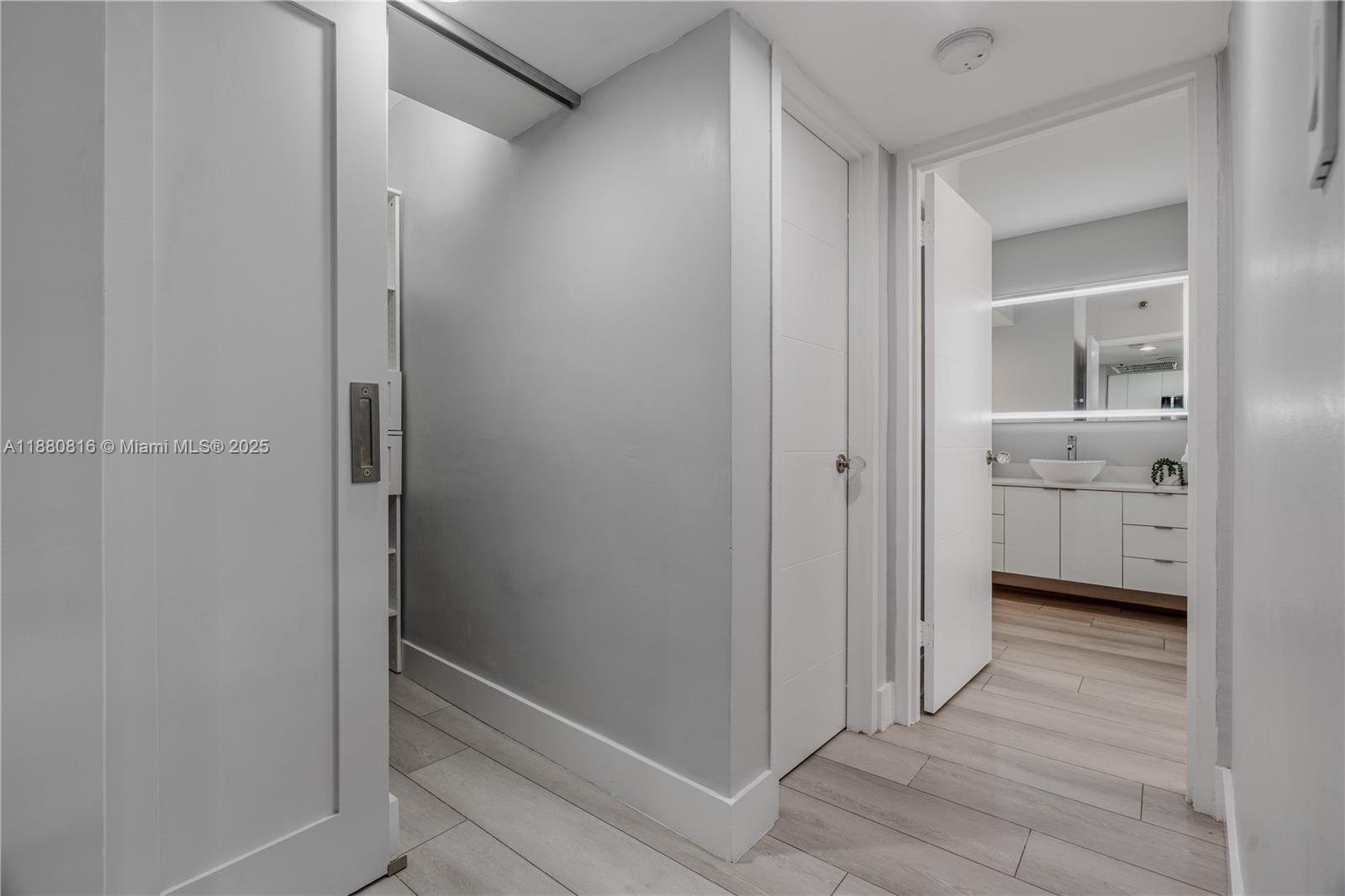 image The Decoplage Condo17