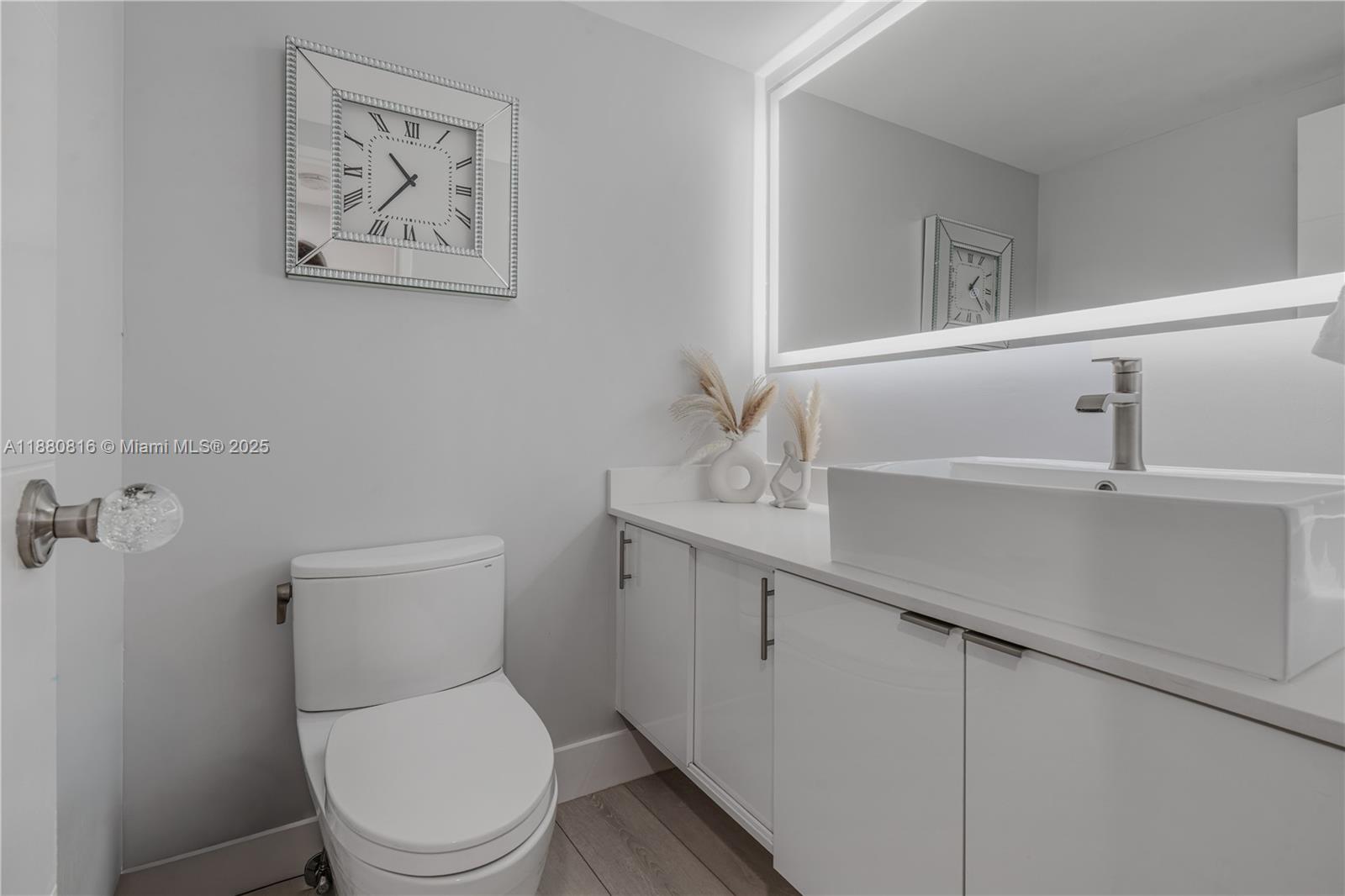 image The Decoplage Condo19