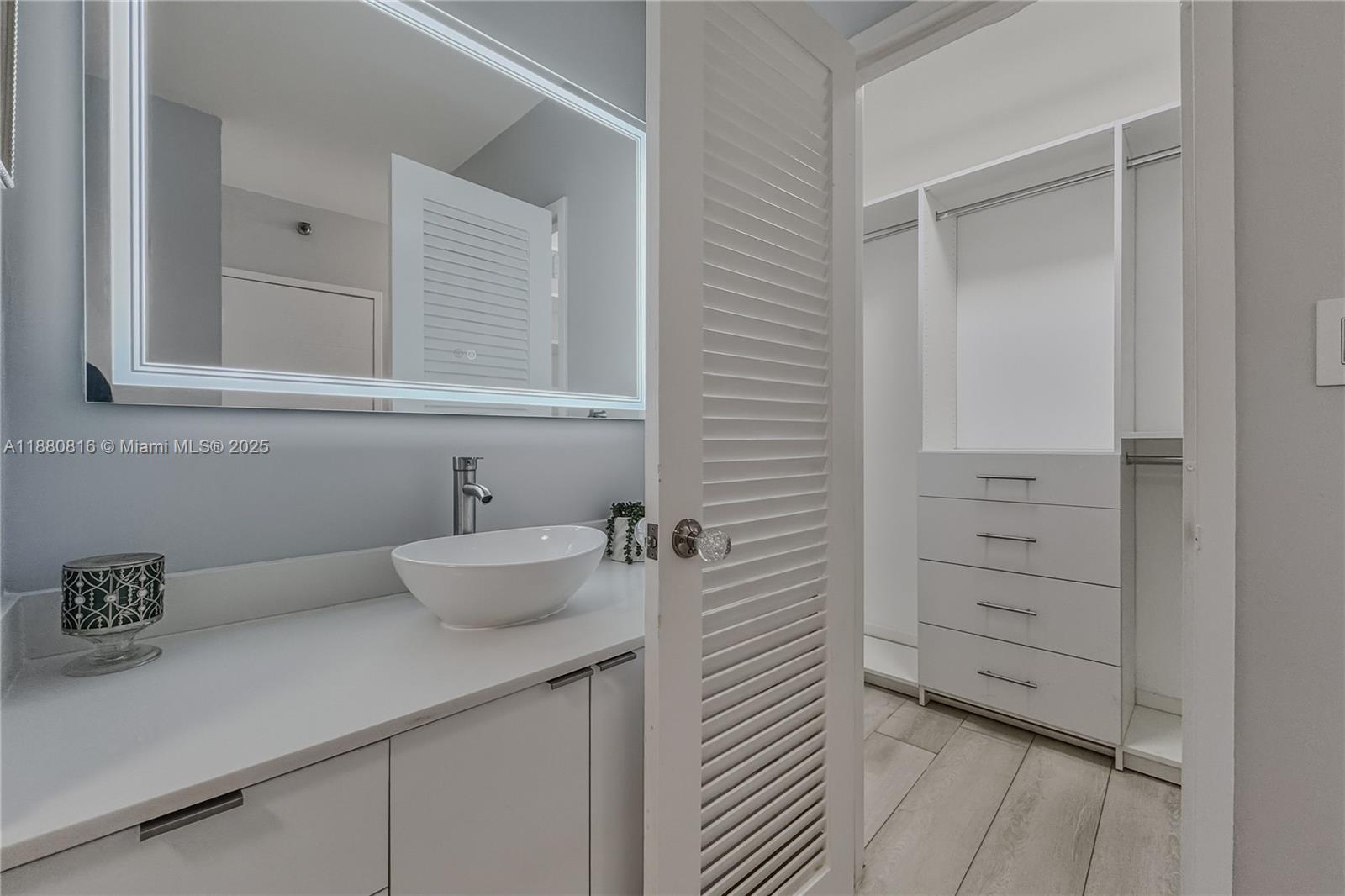 image The Decoplage Condo22