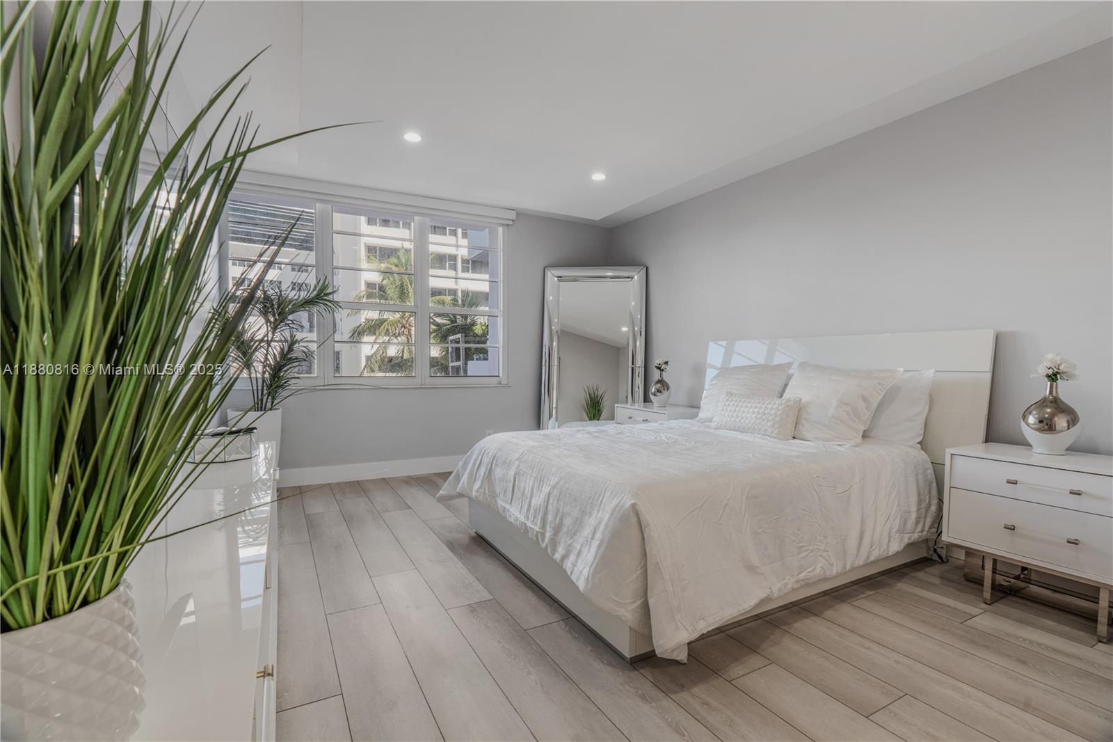image The Decoplage Condo24
