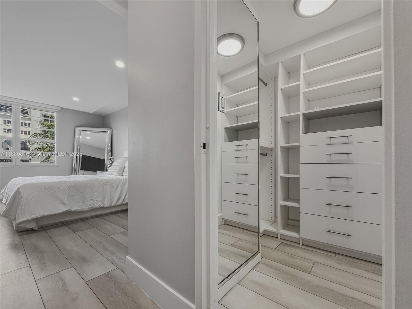 image The Decoplage Condo28