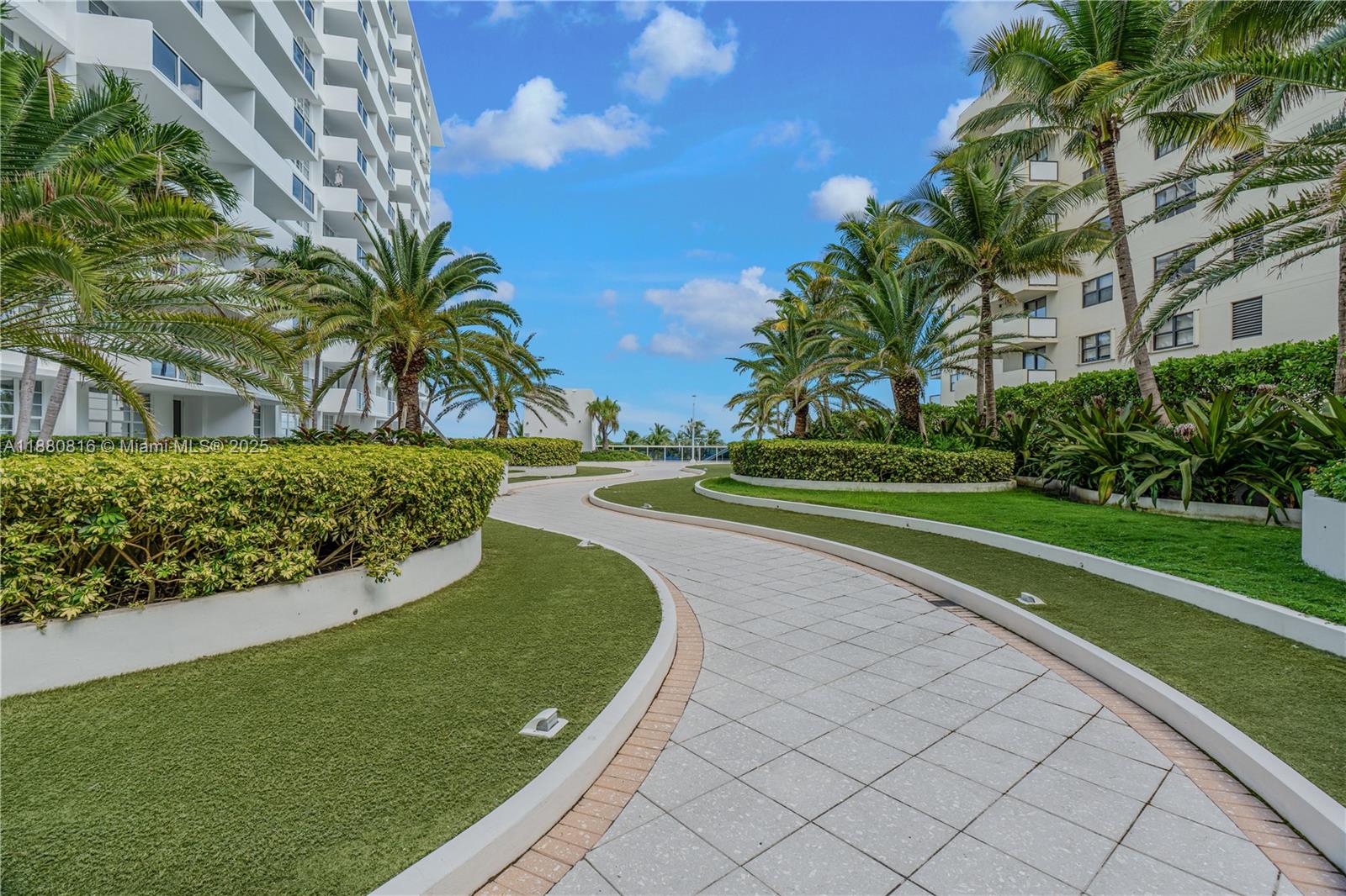 image The Decoplage Condo36