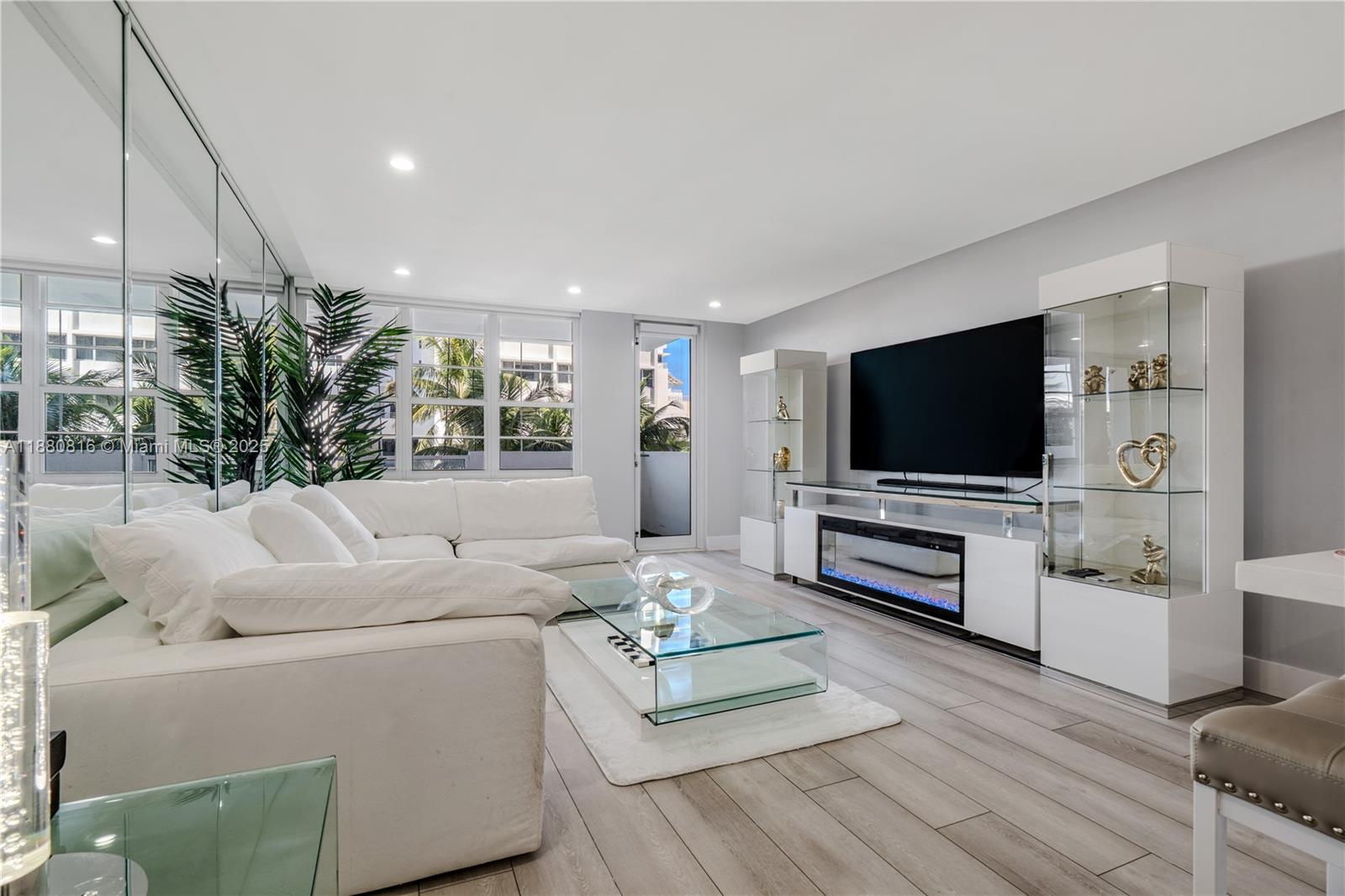 image The Decoplage Condo7