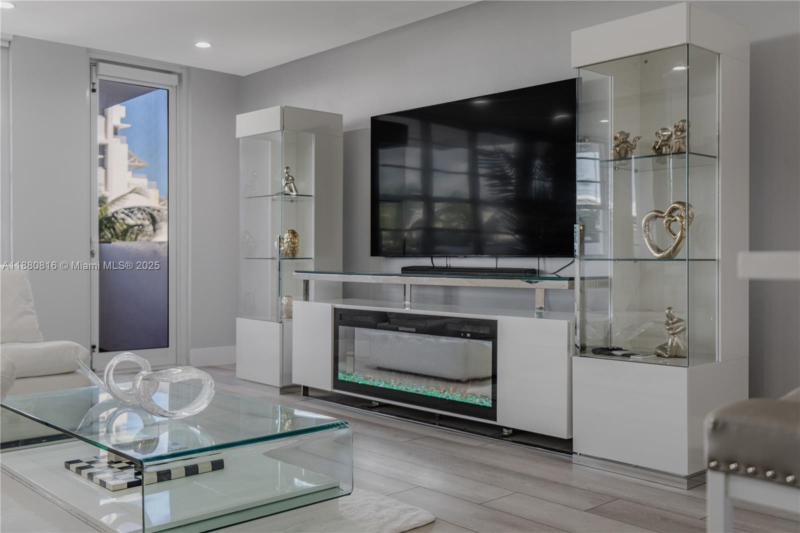 image The Decoplage Condo8