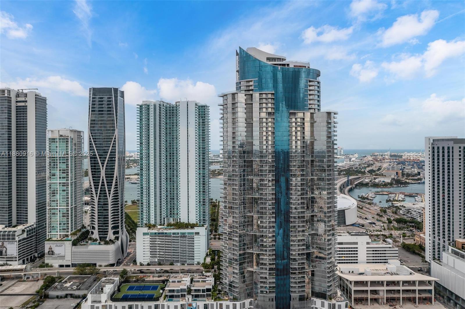 image Paramount Miami Worldcent16