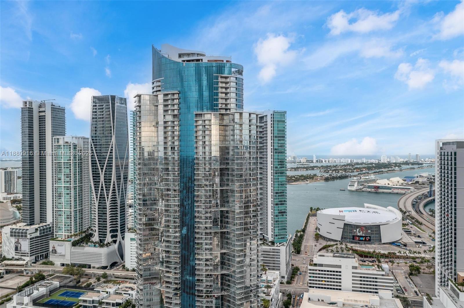 image Paramount Miami Worldcent17