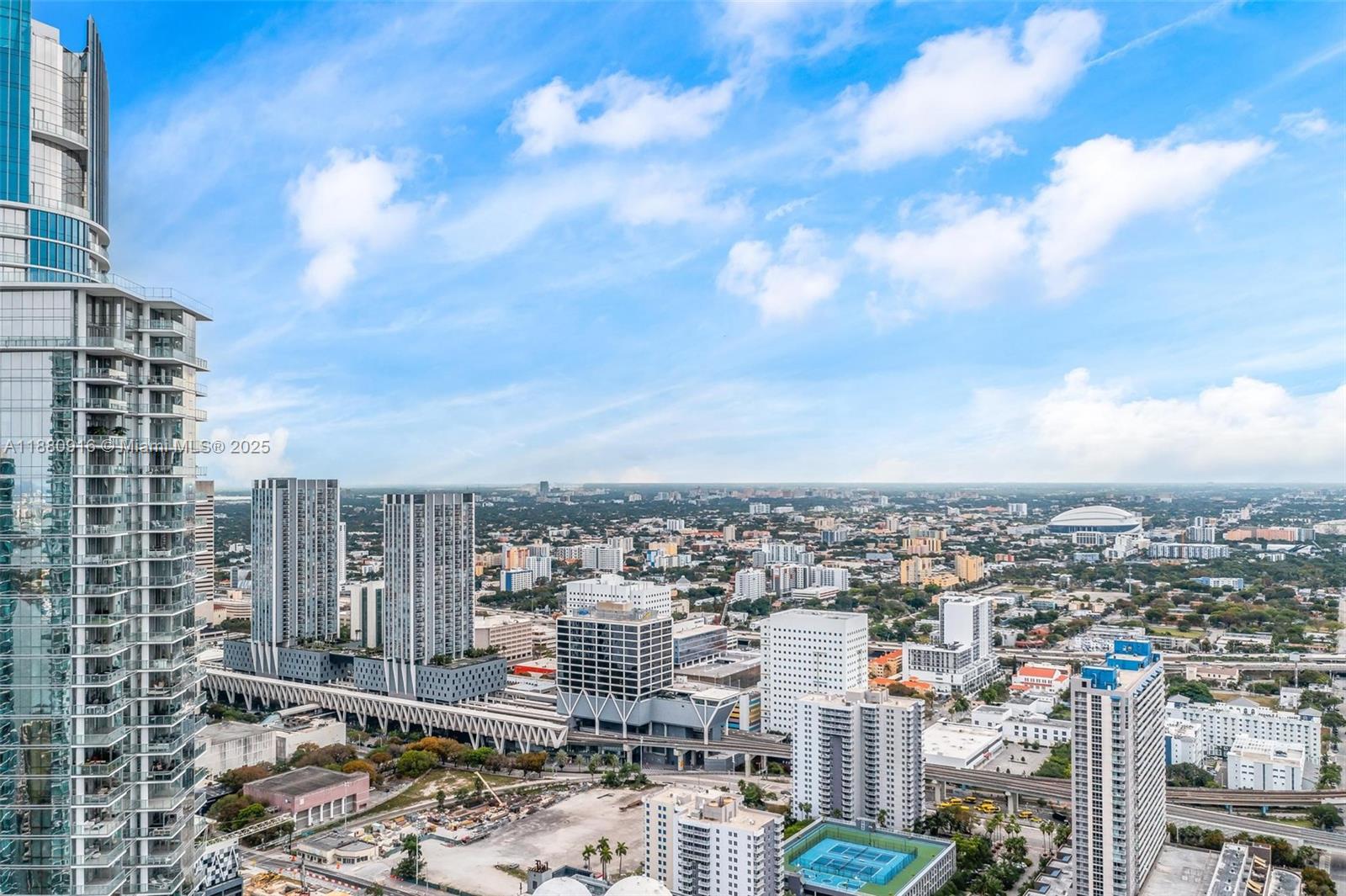 image Paramount Miami Worldcent26