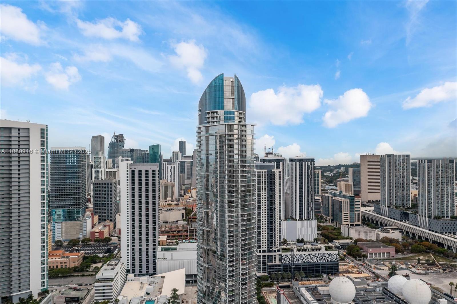 image Paramount Miami Worldcent27