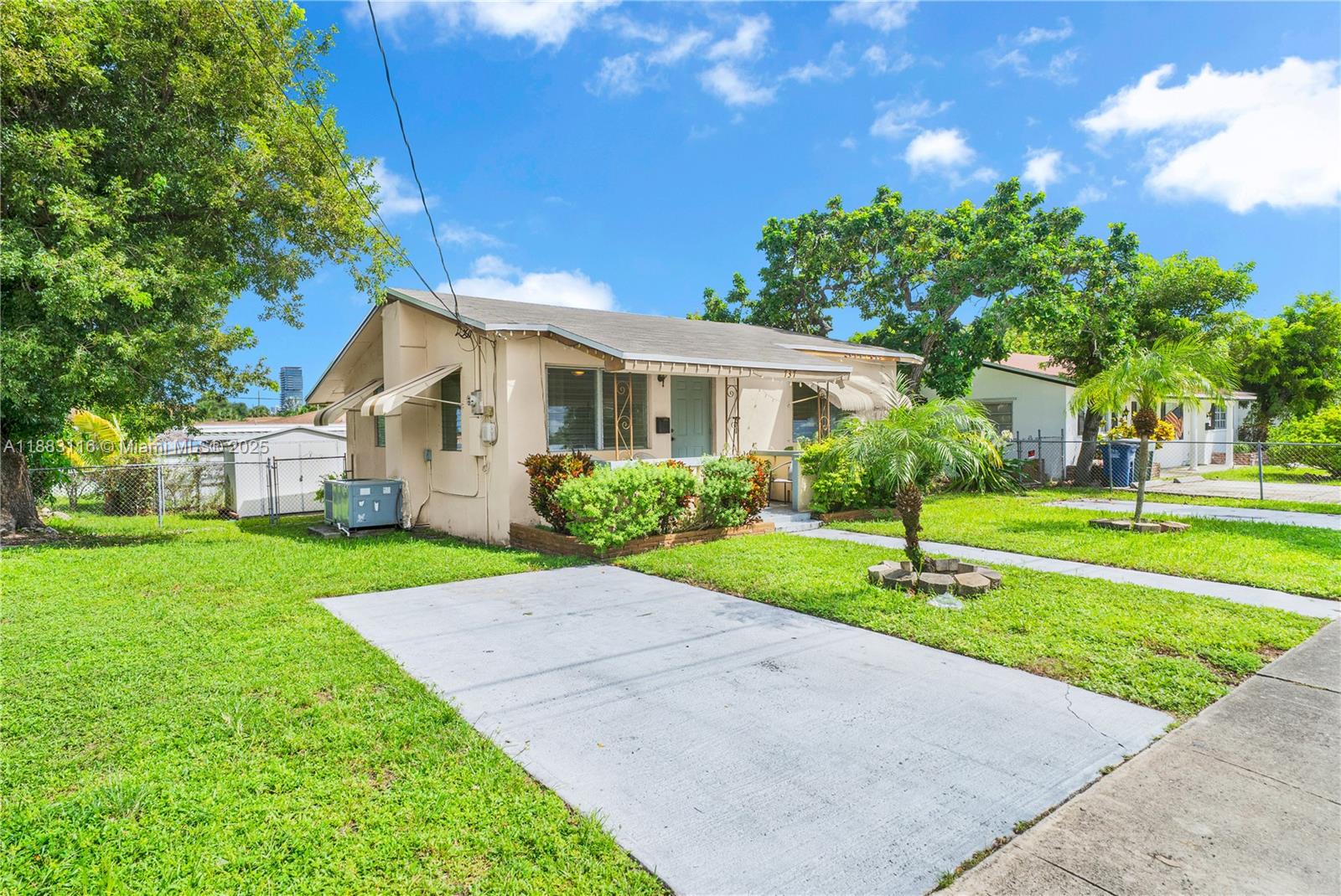 737 SW 8th Ave