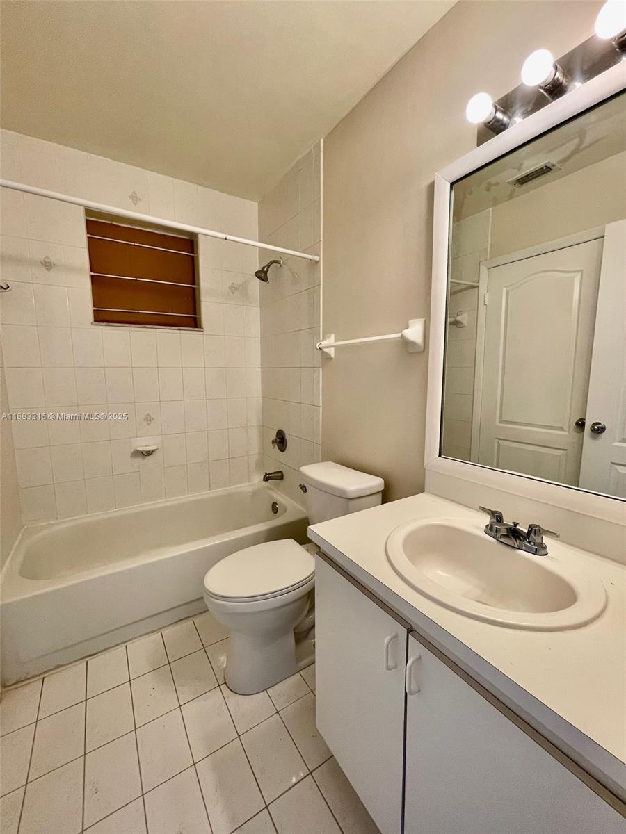 7211 W 24th Ave #2224 Hialeah, FL 33016