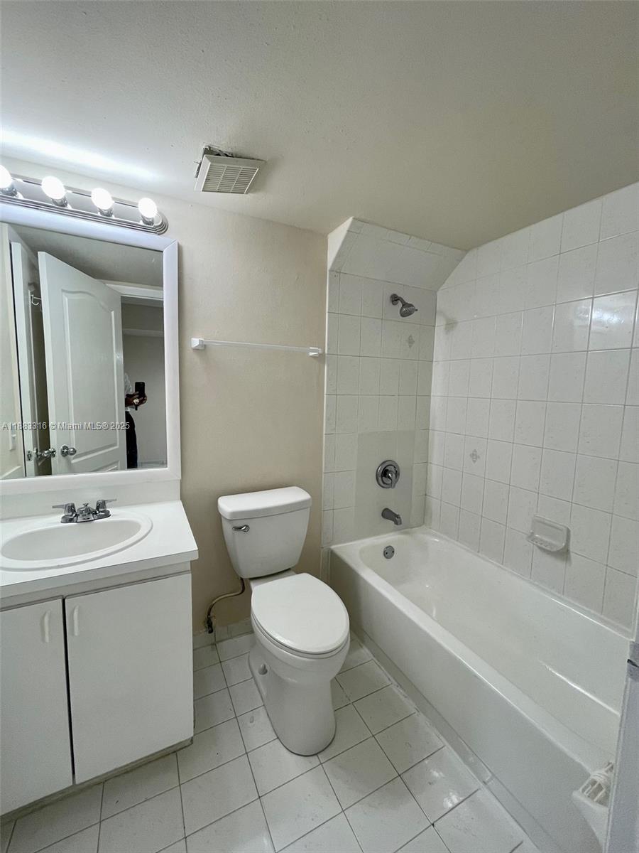 7211 W 24th Ave #2224 Hialeah, FL 33016