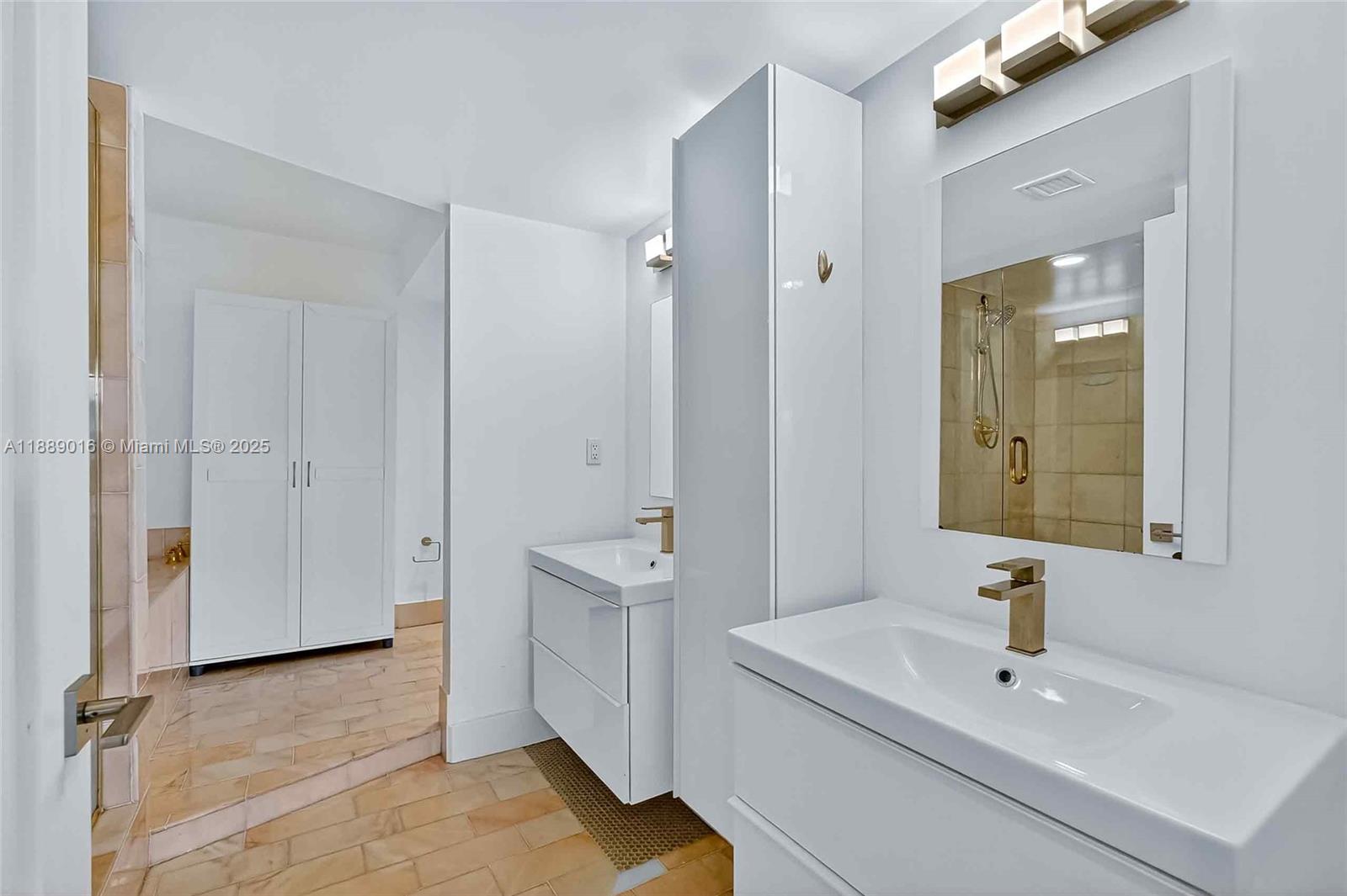 3 Grove Isle Dr #C1802 Coconut Grove, FL 33133