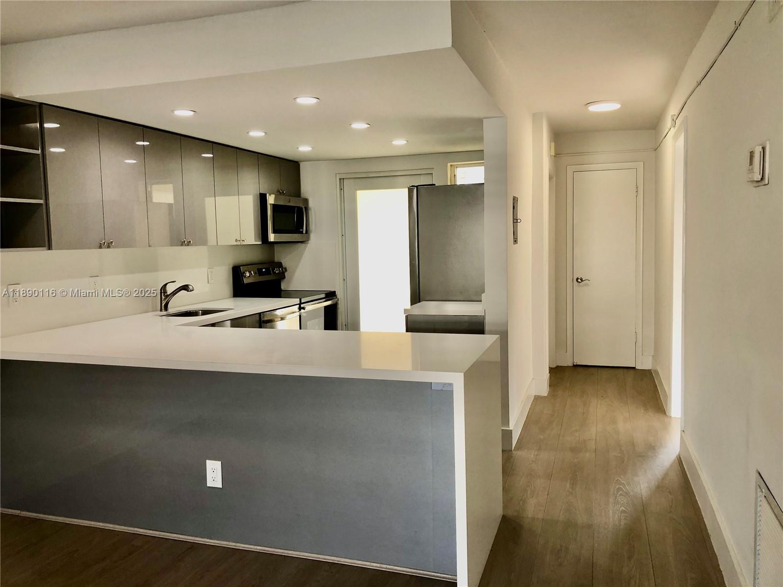 200 Galen Dr #201